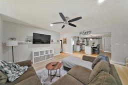 Kitchen - 37 St Joseph Boulevard, St Malo, MB R0A1T0 Photo 7