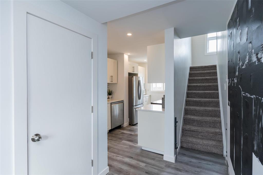 505 Notre Dame Street, Winnipeg, Manitoba, R2J0B1, Winnipeg, Manitoba — photo 4 of 5