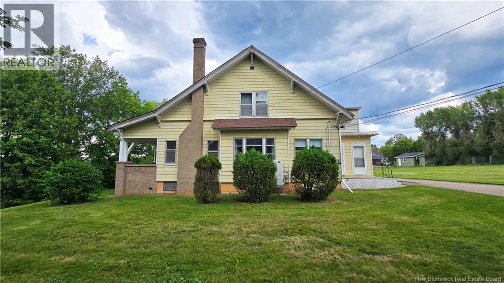 14 Spring Street, Petitcodiac — photo 1