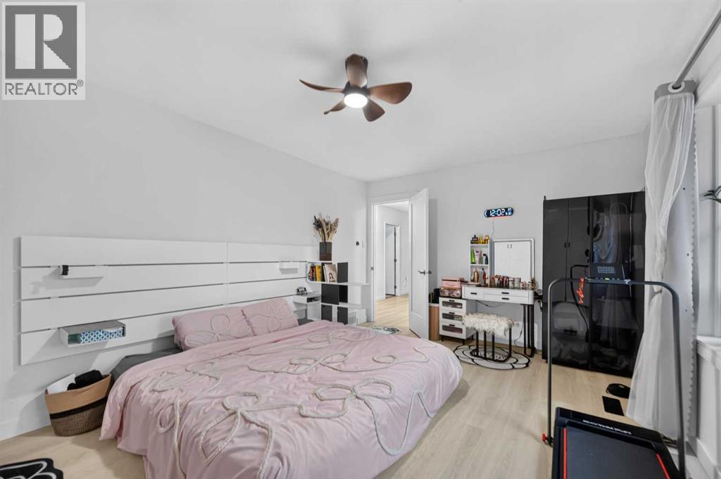 4604 29 Avenue NW - 11