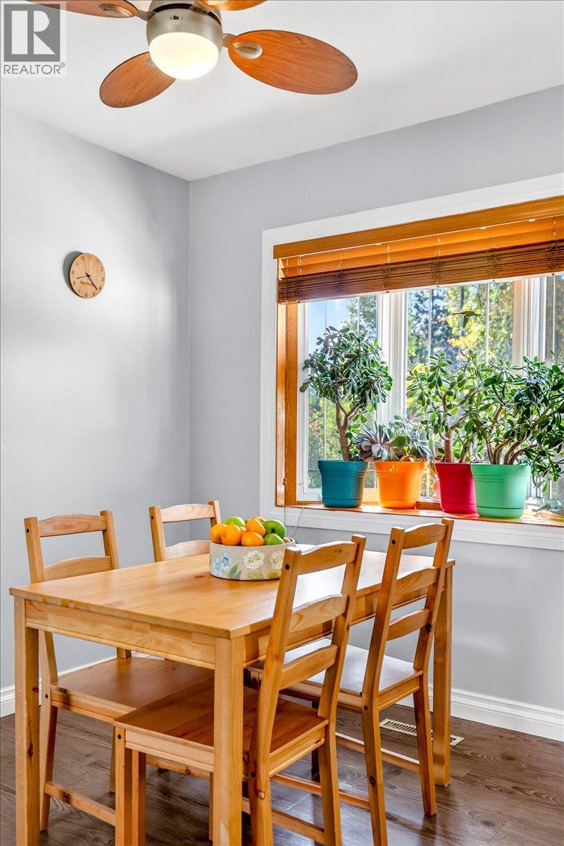4 Ridgemont Avenue - 11