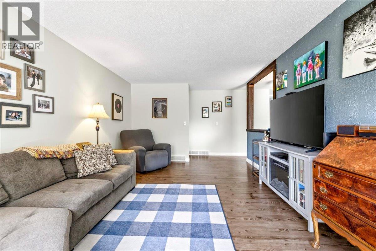 4 Ridgemont Avenue - 24