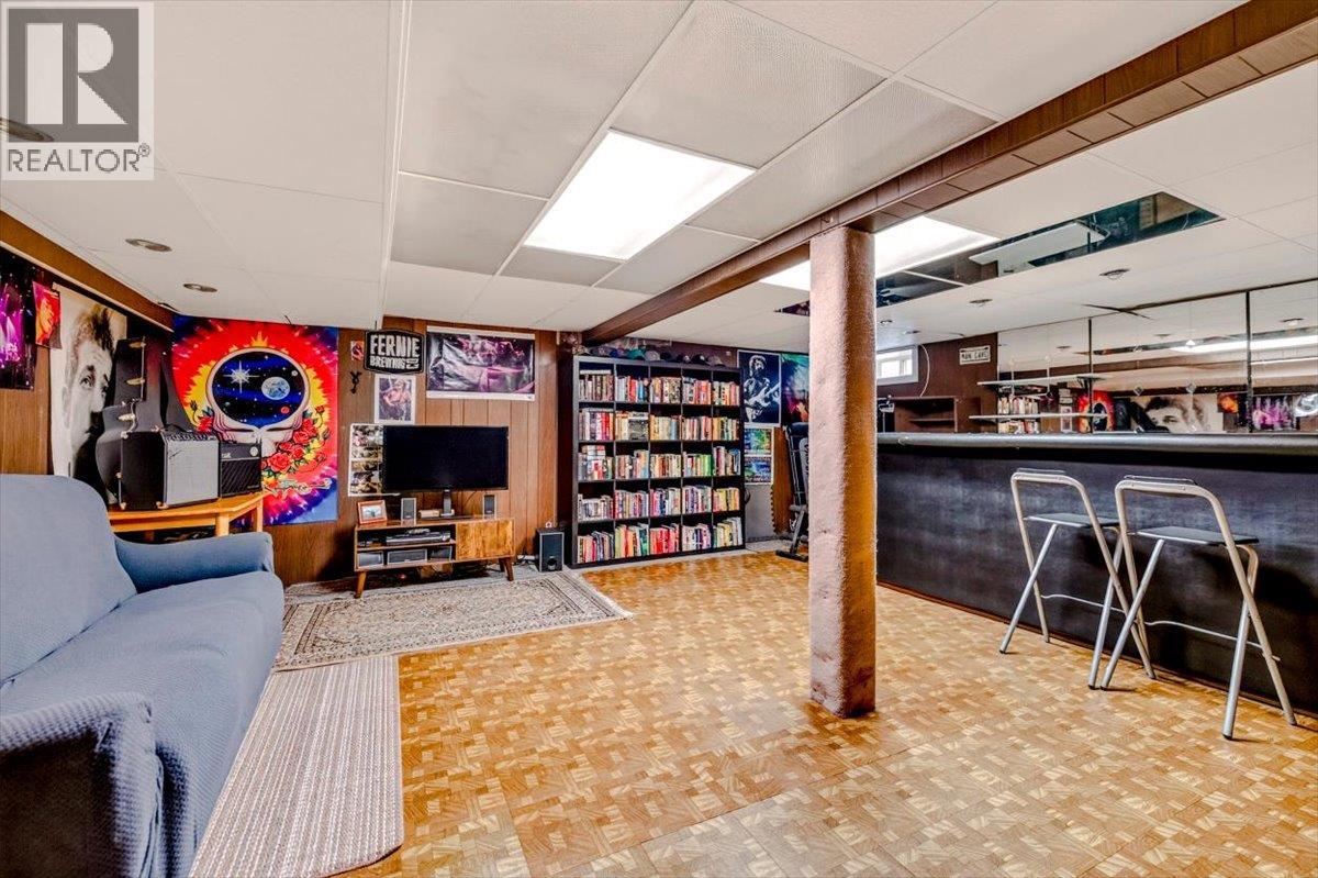 4 Ridgemont Avenue - 43