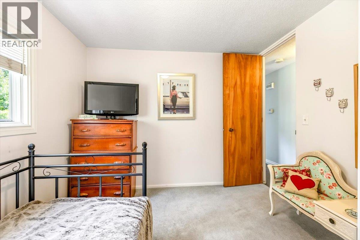 4 Ridgemont Avenue - Image 36