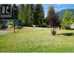 416 Slocan Avenue, New Denver, BC V0G2B0 Photo 16