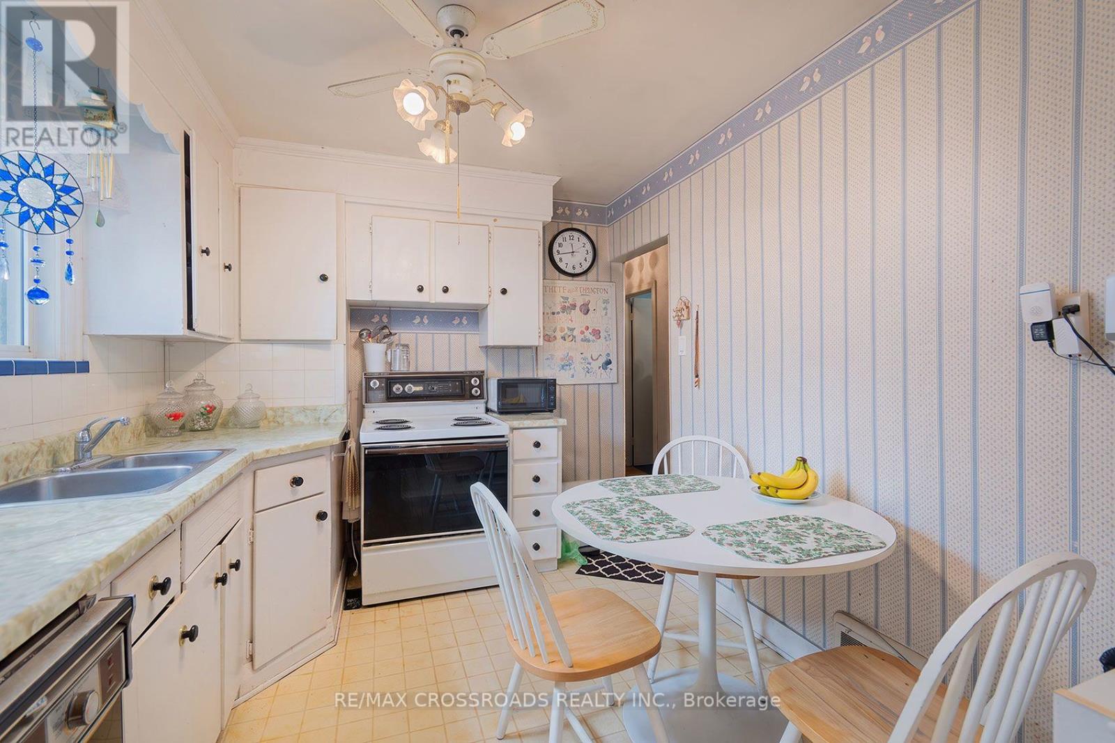 1028 KENNEDY ROAD - 12