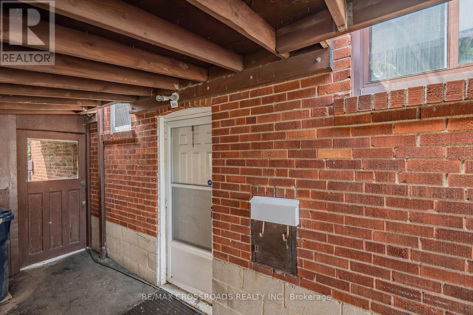 1028 KENNEDY ROAD - 22
