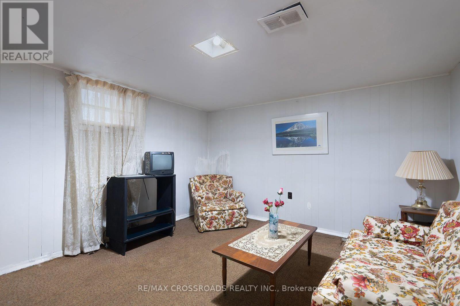 1028 KENNEDY ROAD - Image 30