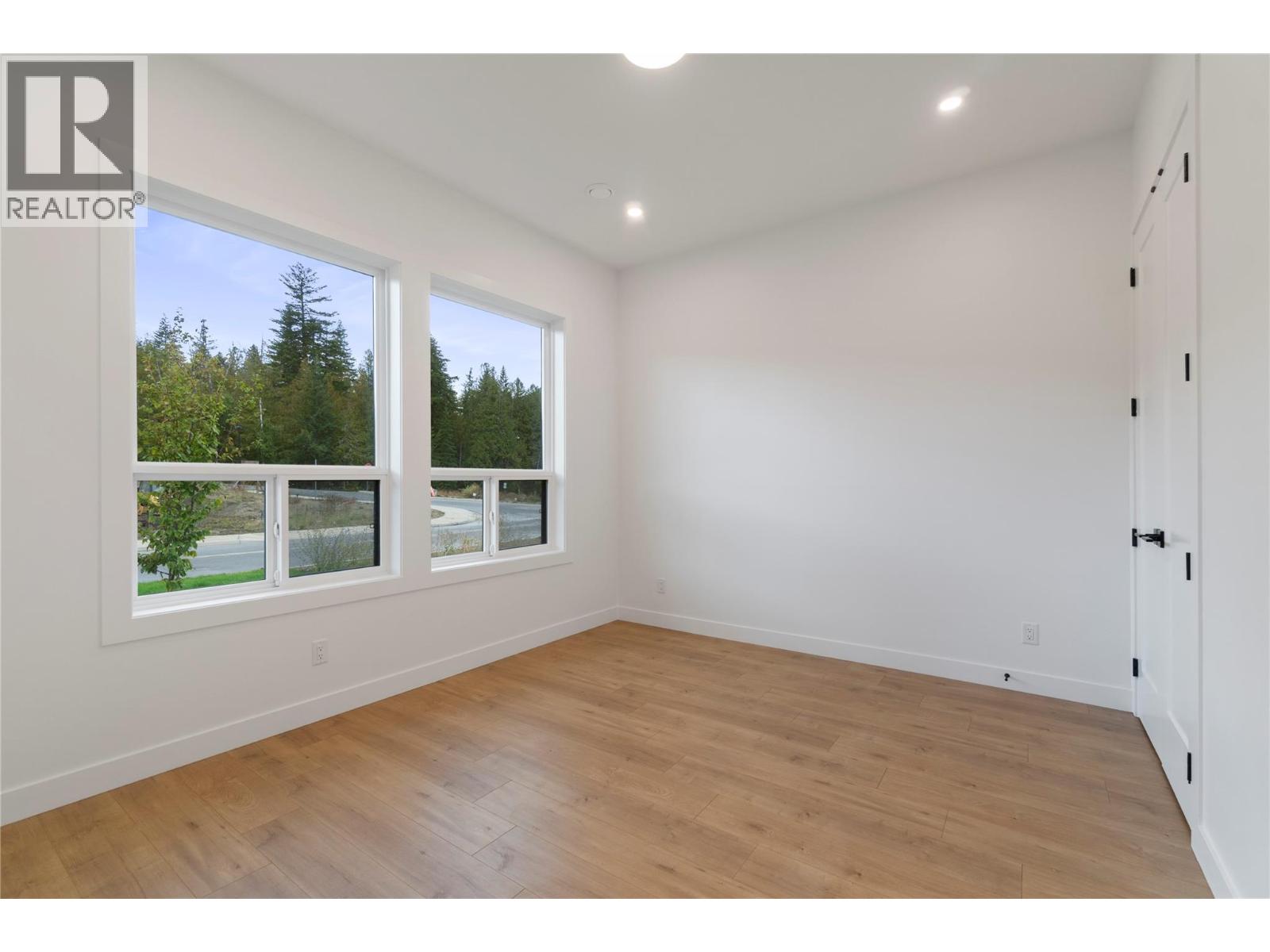 6900 42 Street NE - 28