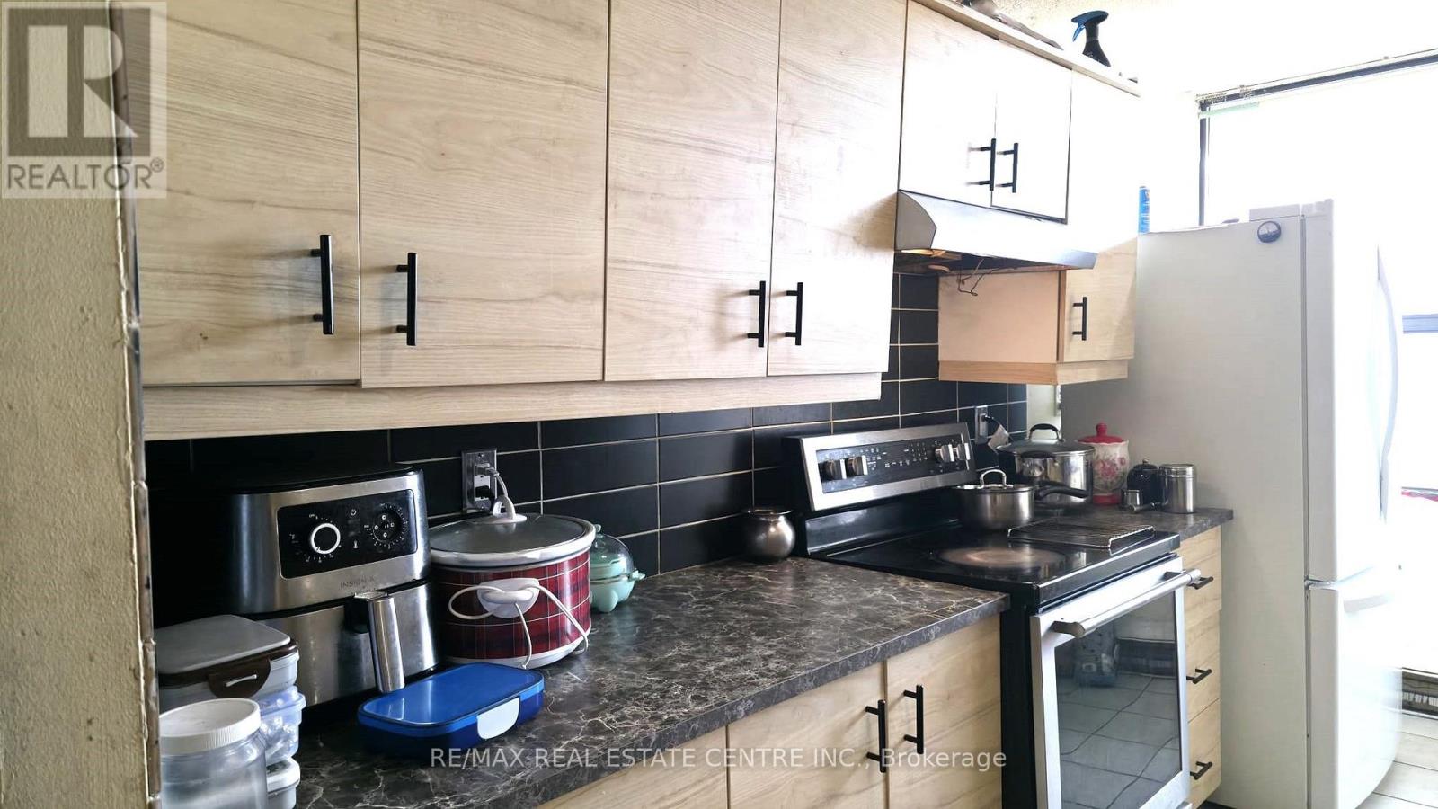 1202 - 17 KNIGHTSBRIDGE ROAD, Brampton (Queen Street Corridor) — photo 9