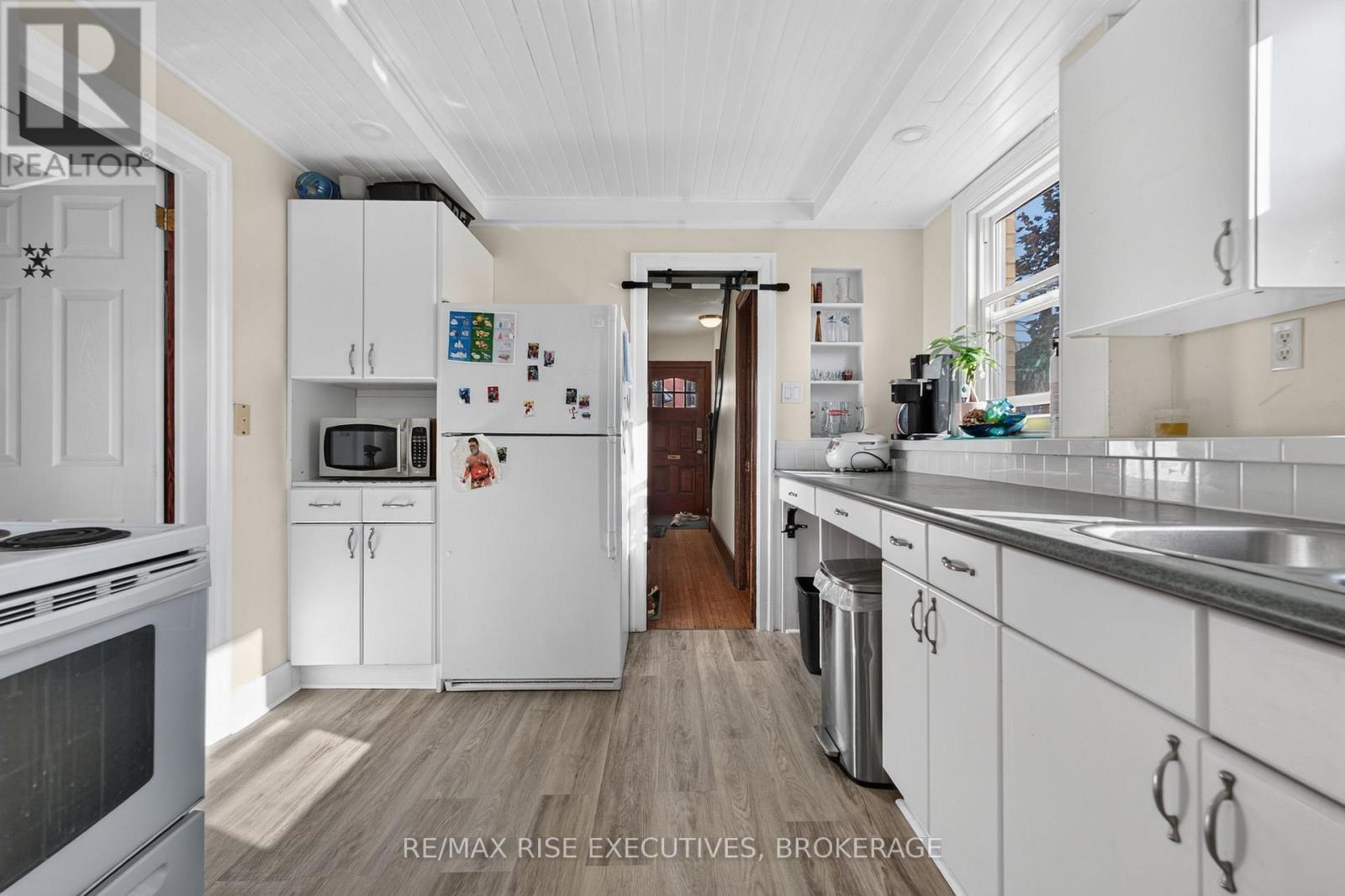 670 JOHNSON STREET - 13