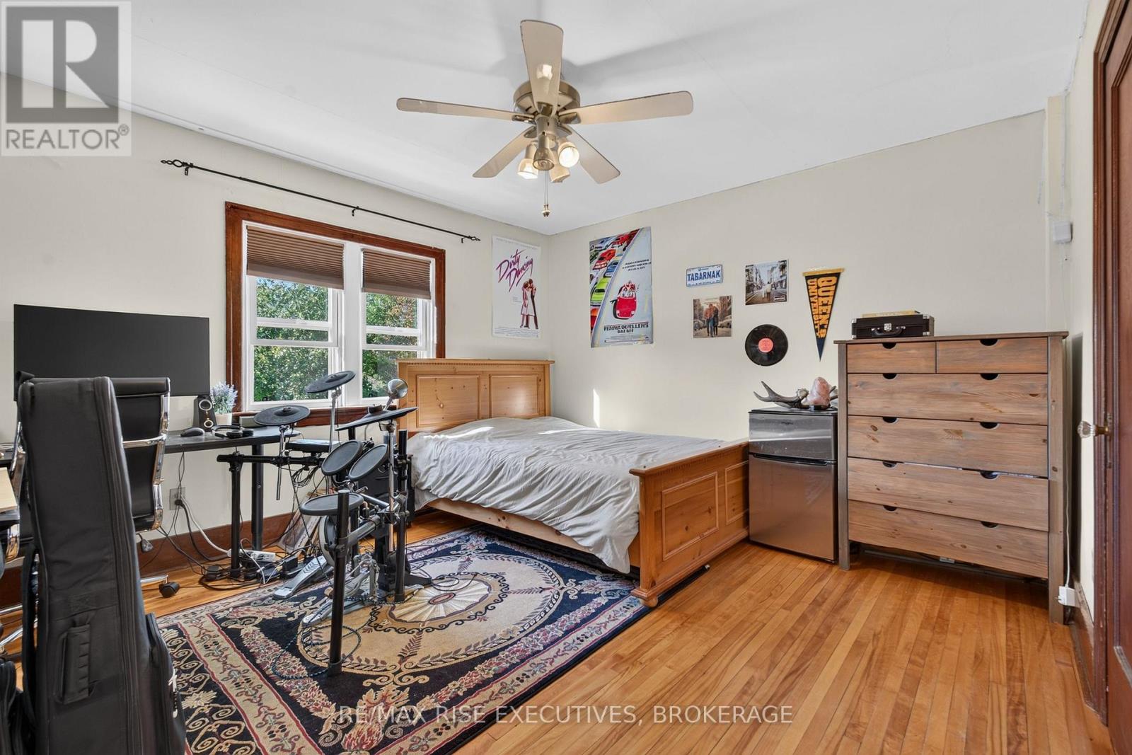 670 JOHNSON STREET - Image 17
