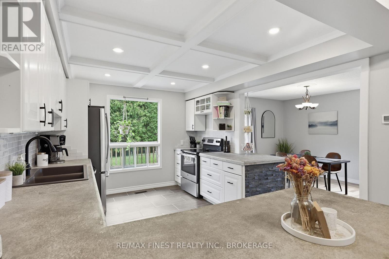 10 CHARTWELL CRESCENT - Image 10