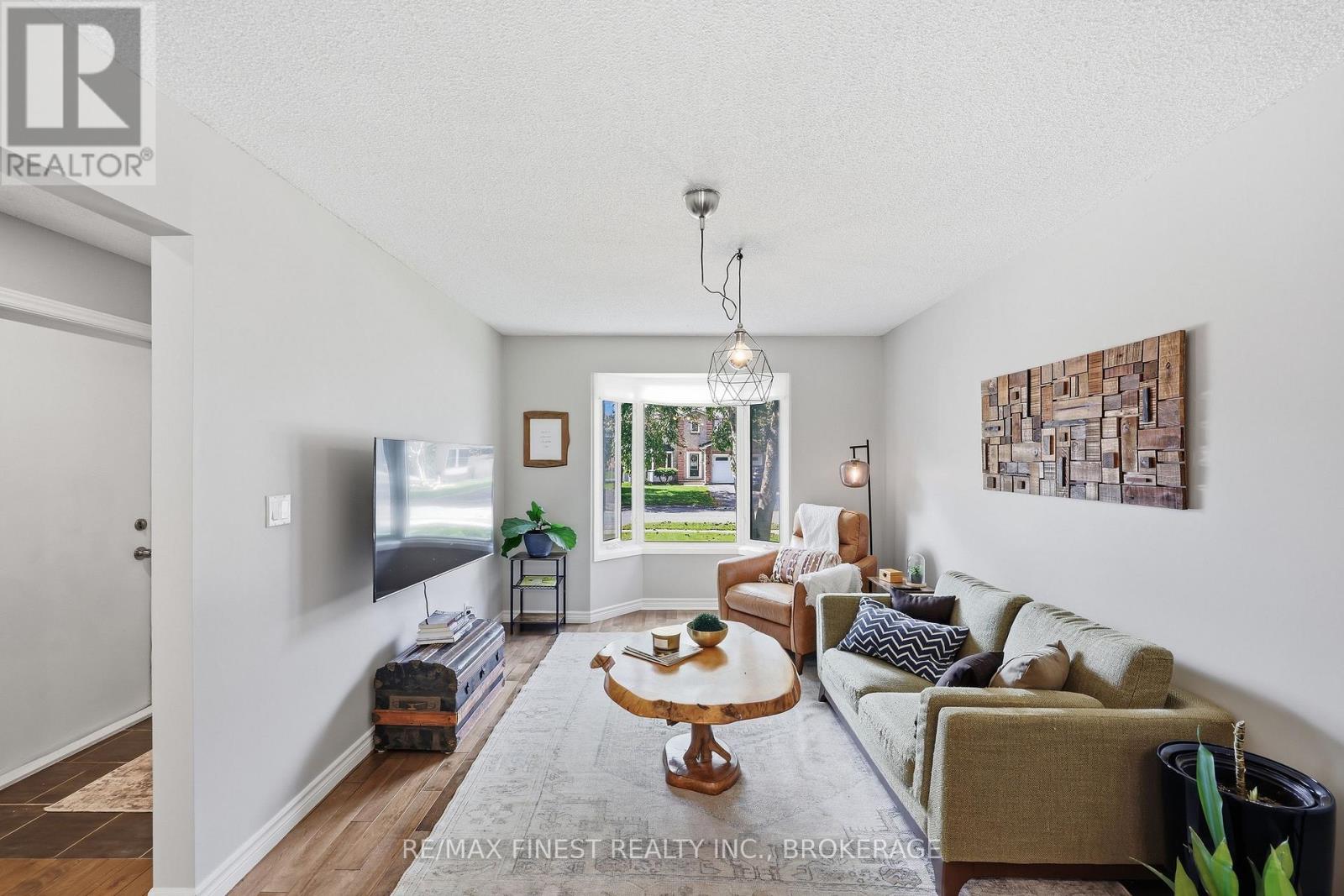 10 CHARTWELL CRESCENT - Image 16