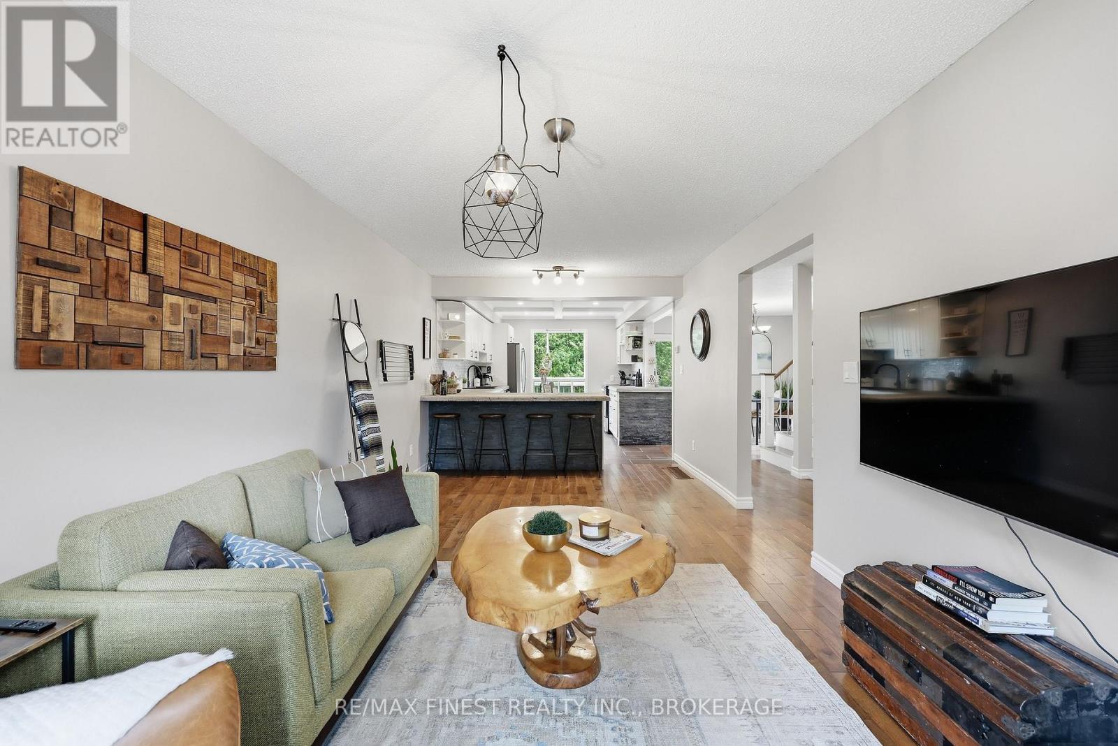 10 CHARTWELL CRESCENT - Image 18