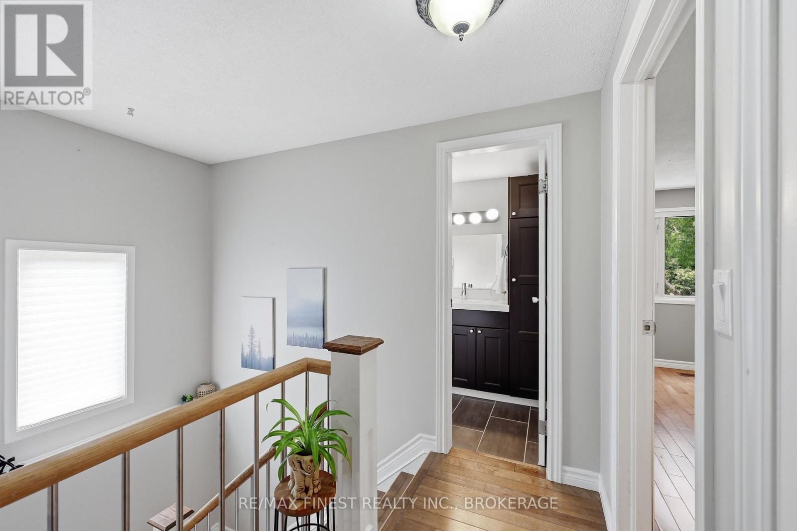 10 CHARTWELL CRESCENT - Image 24