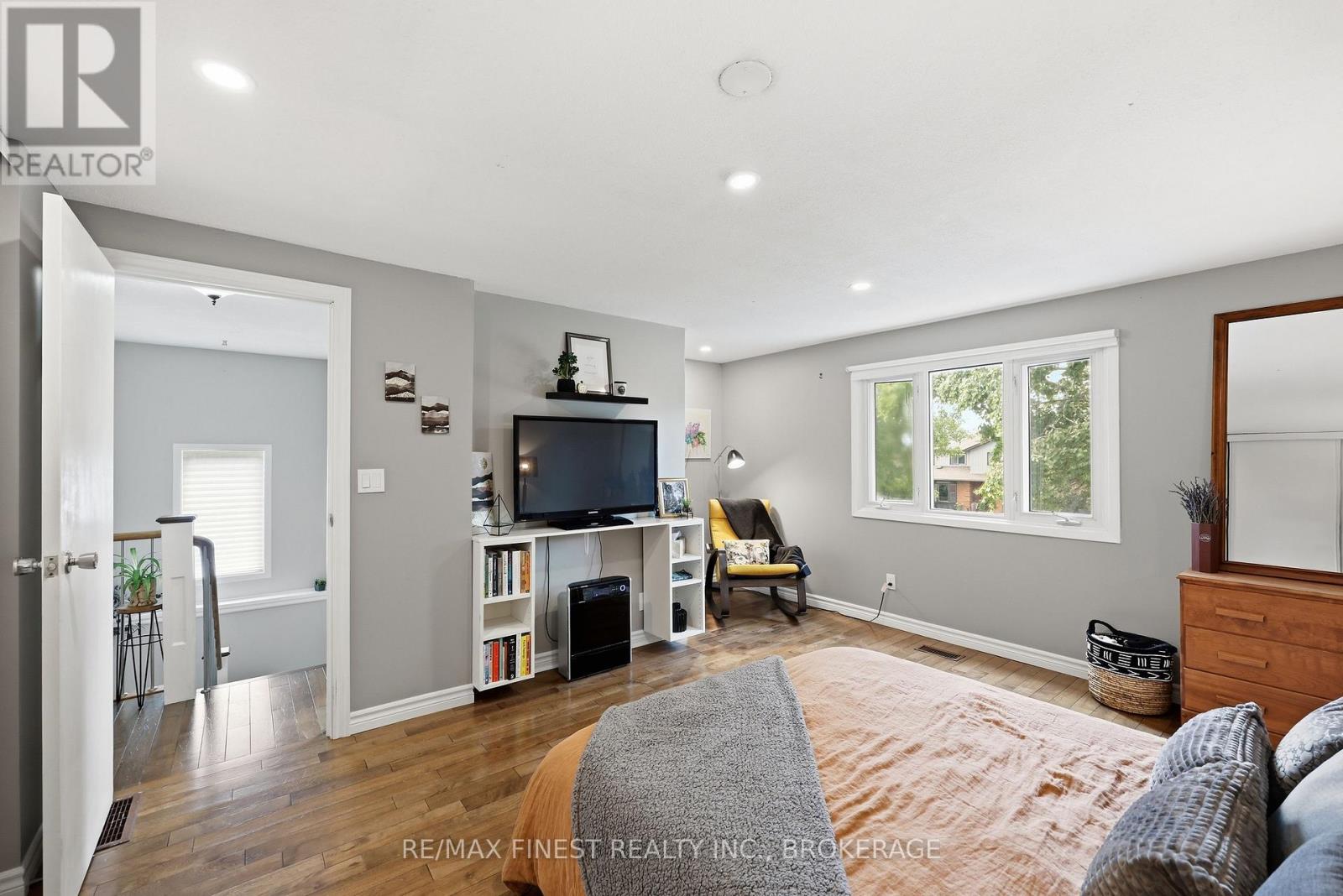 10 CHARTWELL CRESCENT - Image 26