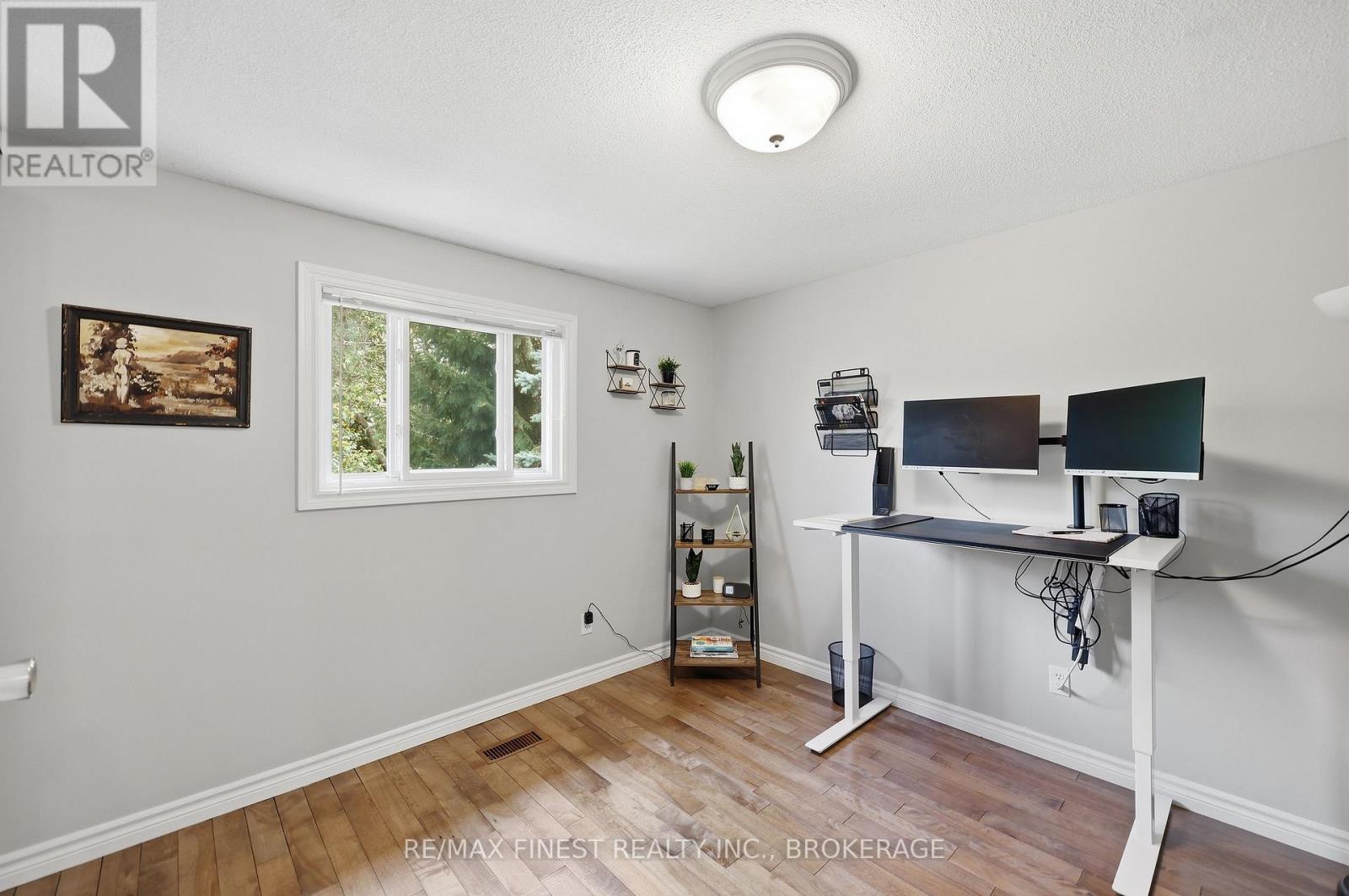 10 CHARTWELL CRESCENT - Image 29