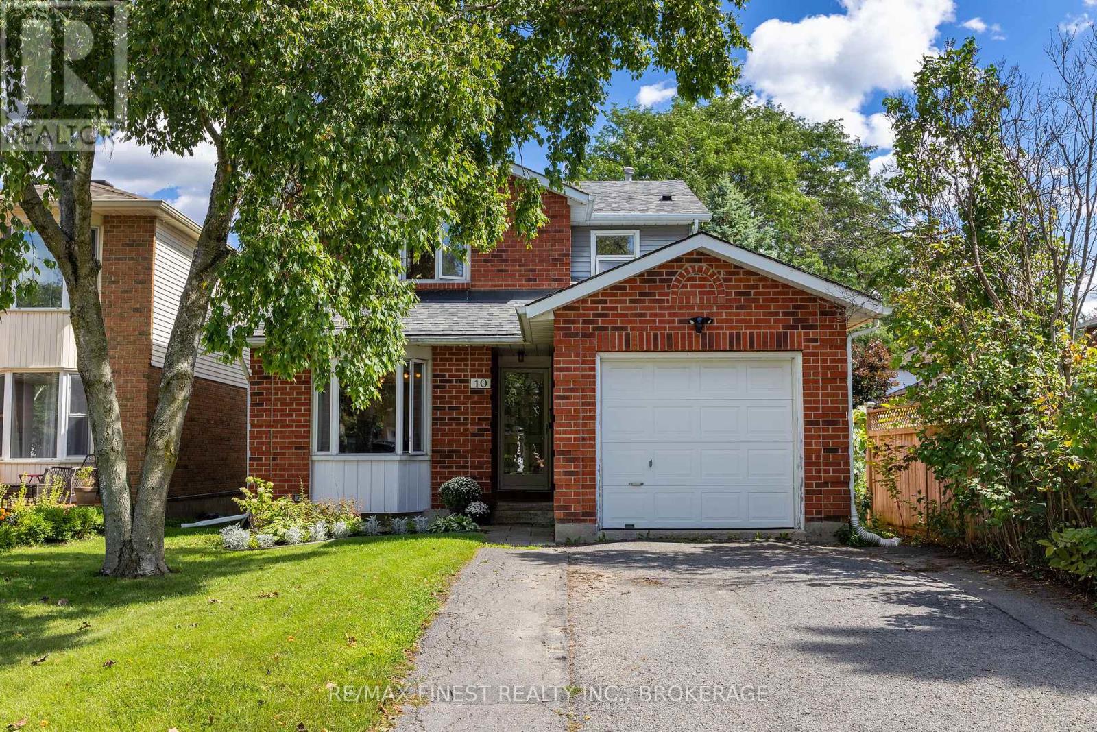 10 CHARTWELL CRESCENT - Image 3