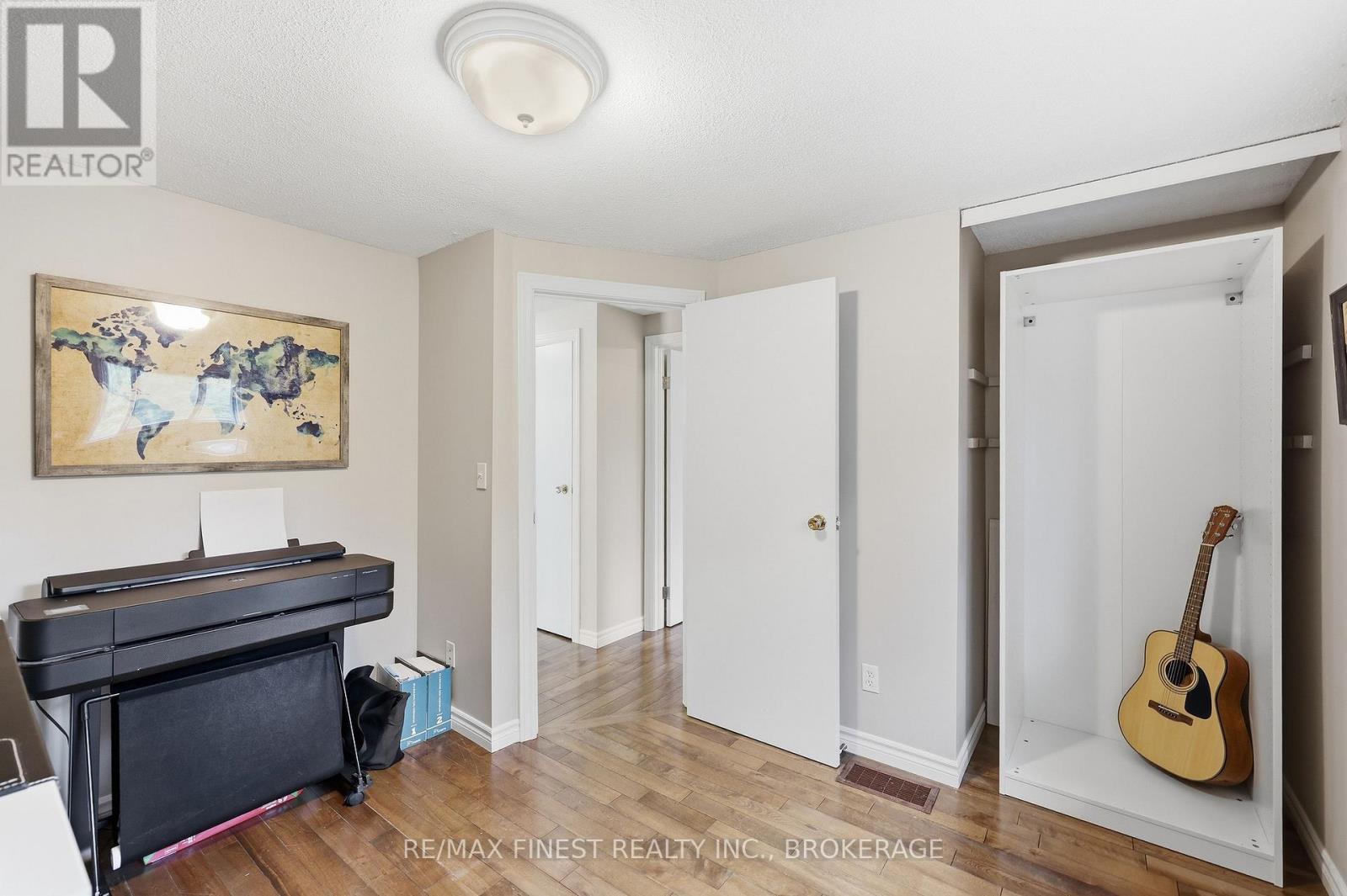 10 CHARTWELL CRESCENT - Image 30