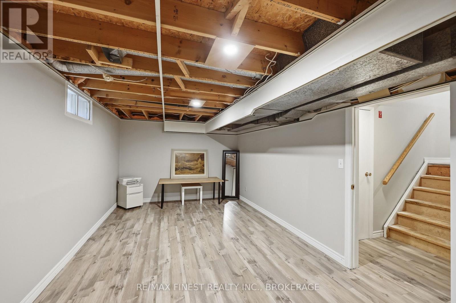 10 CHARTWELL CRESCENT - Image 36