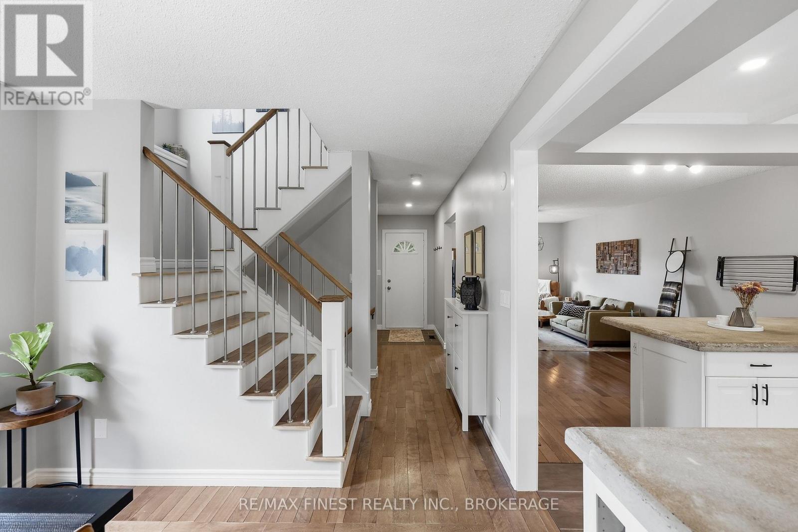 10 CHARTWELL CRESCENT - Image 8