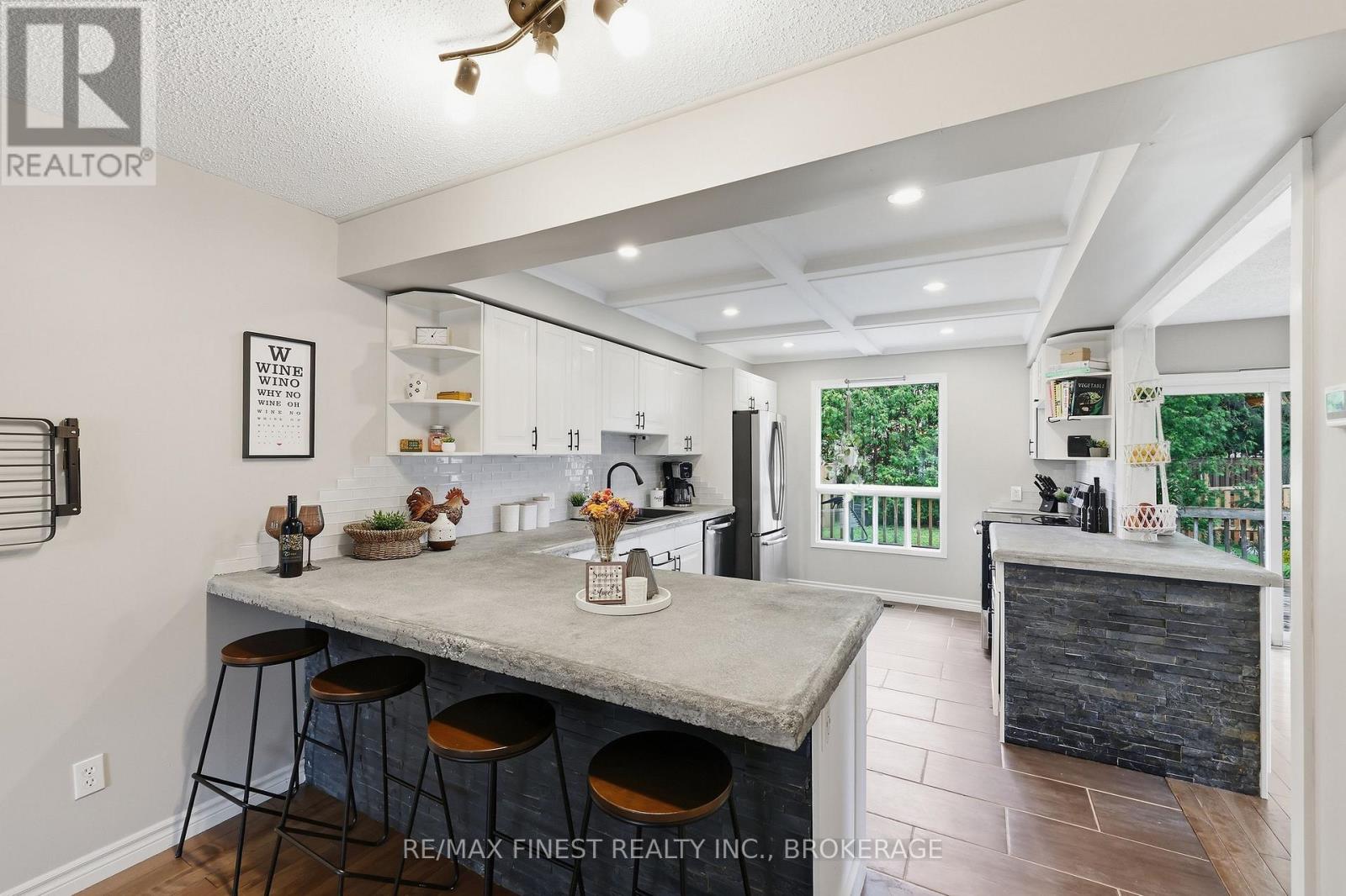10 CHARTWELL CRESCENT - Image 9