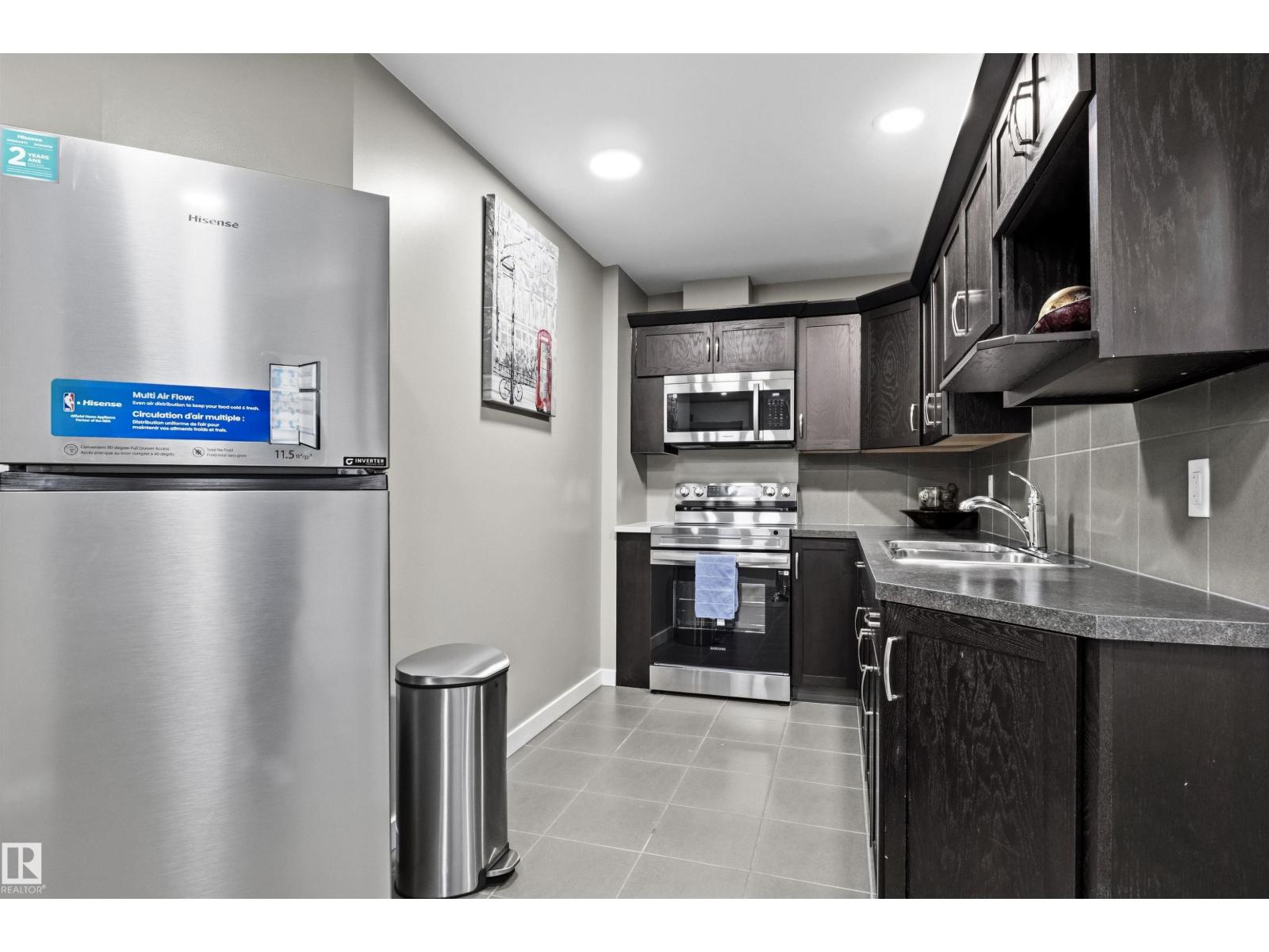 8515 19 AV SW - 32