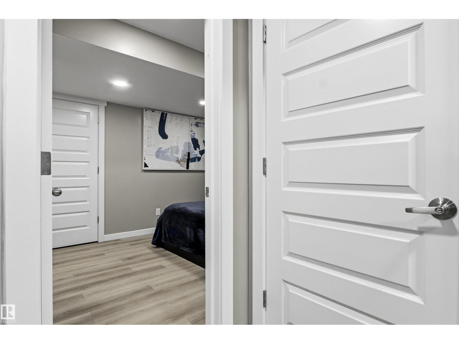 8515 19 AV SW - Image 33