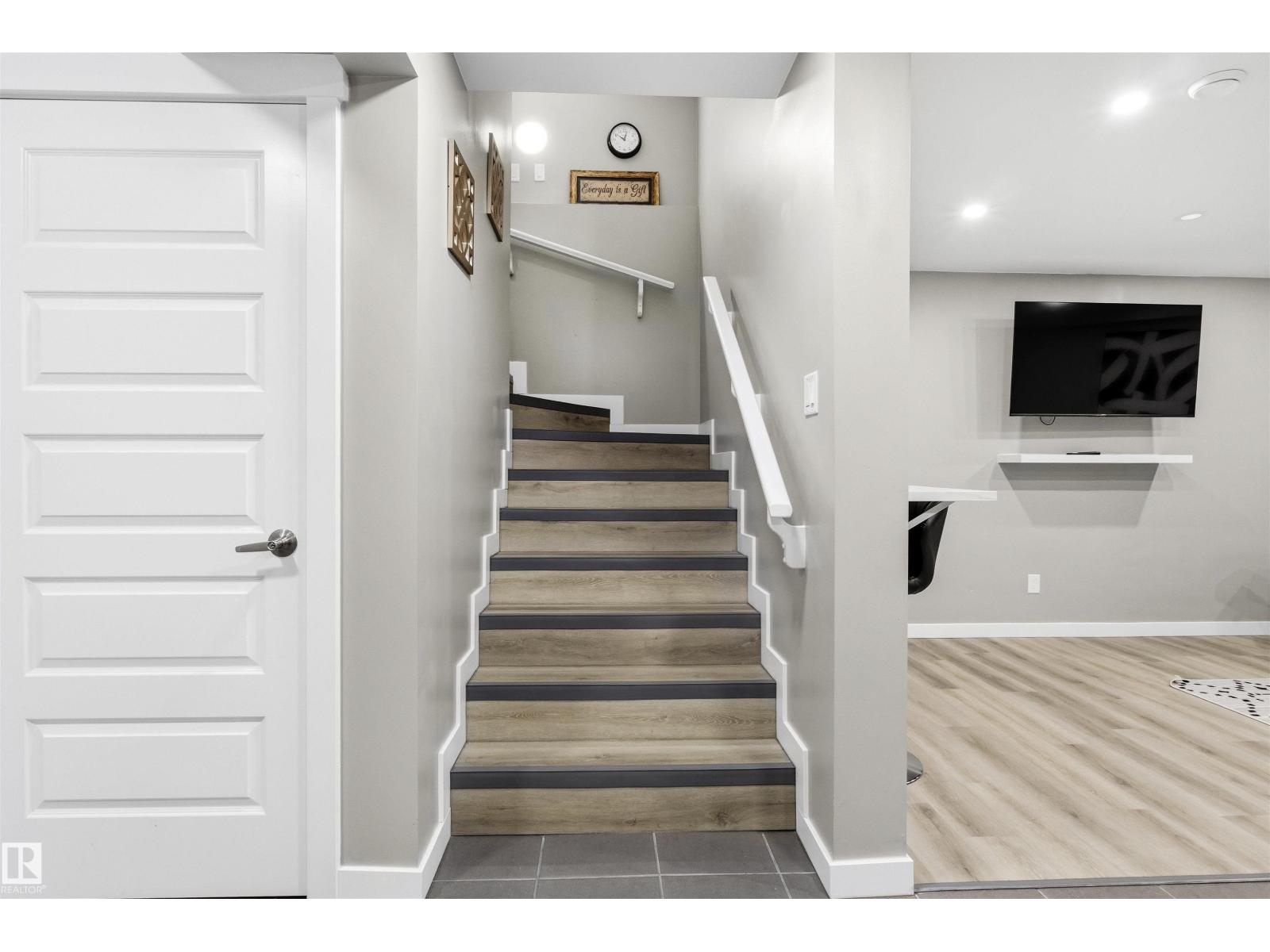 8515 19 AV SW - Image 29