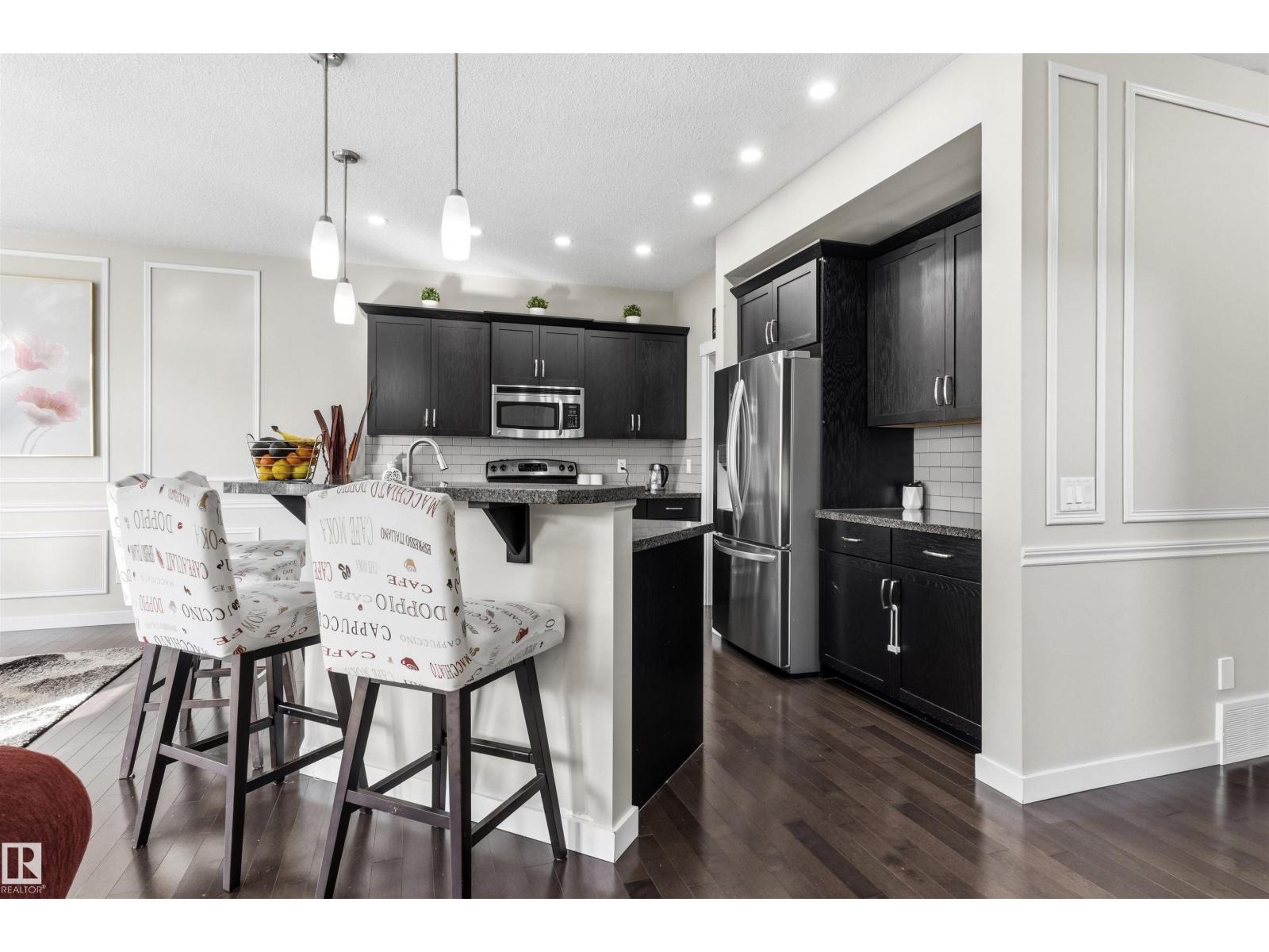 8515 19 AV SW - 12