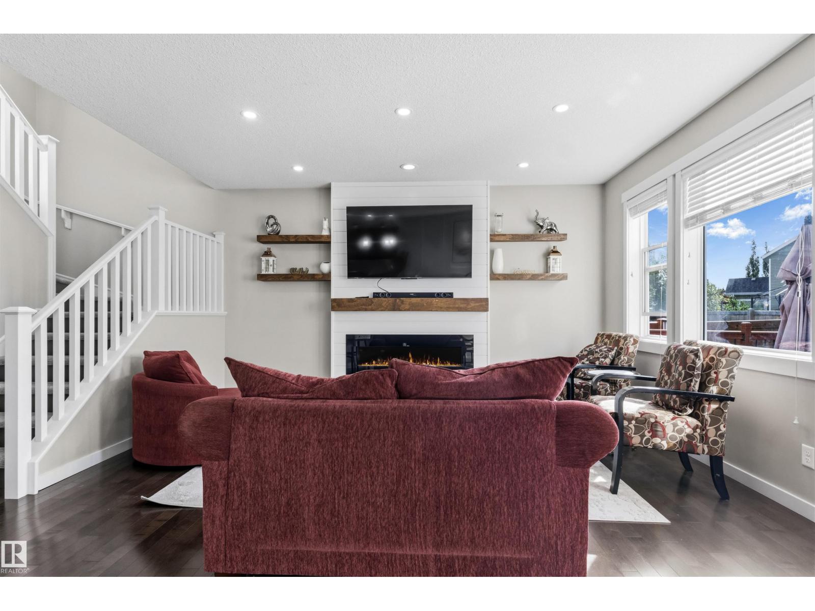 8515 19 AV SW - 4