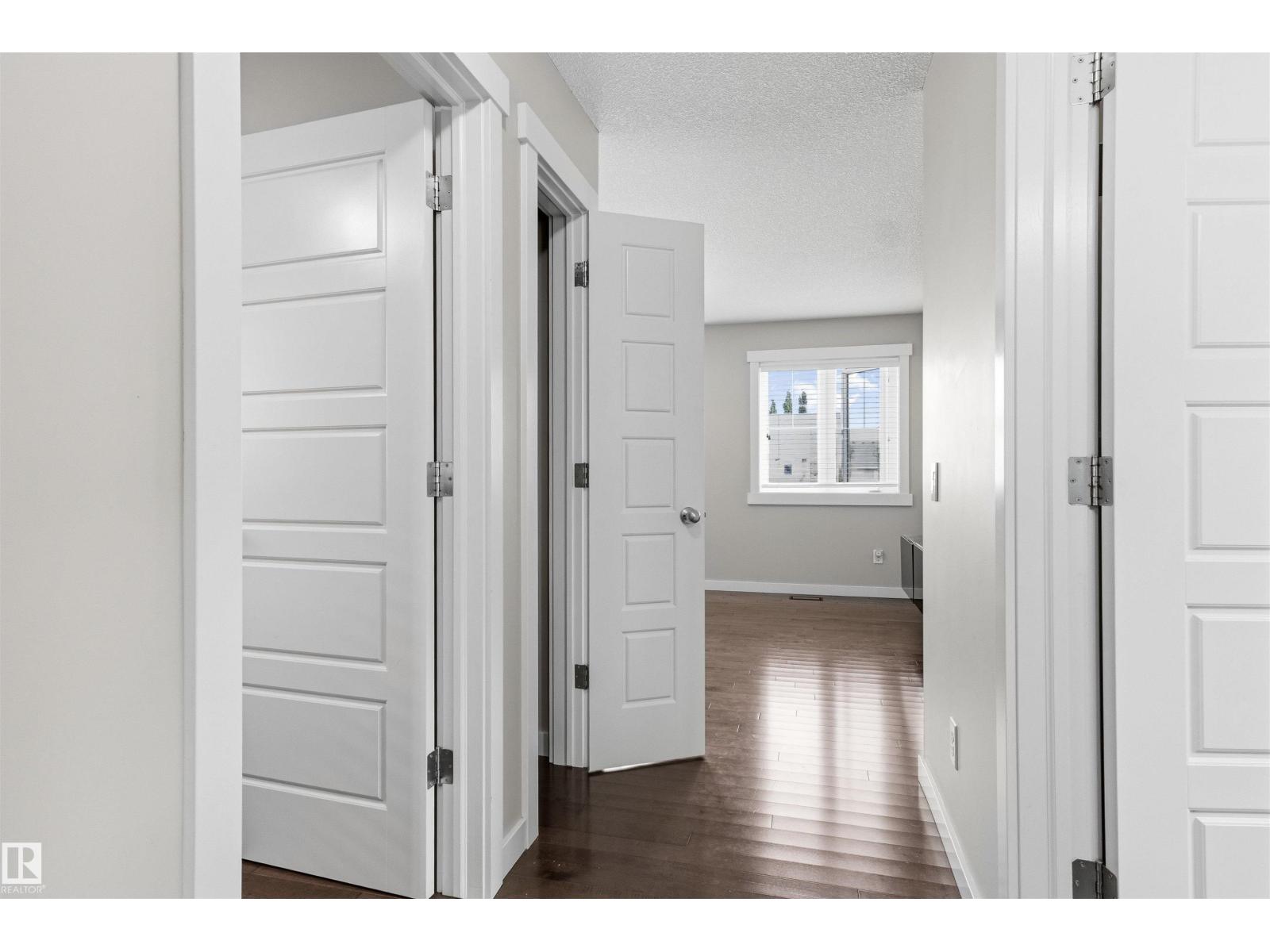 8515 19 AV SW - Image 26