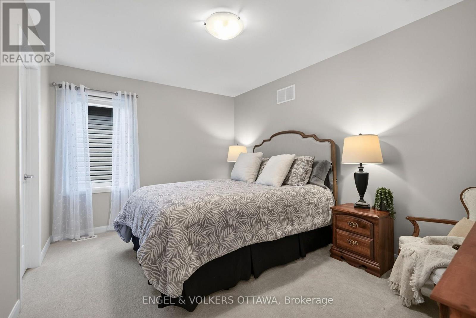 537 ANCHOR CIRCLE - Image 32