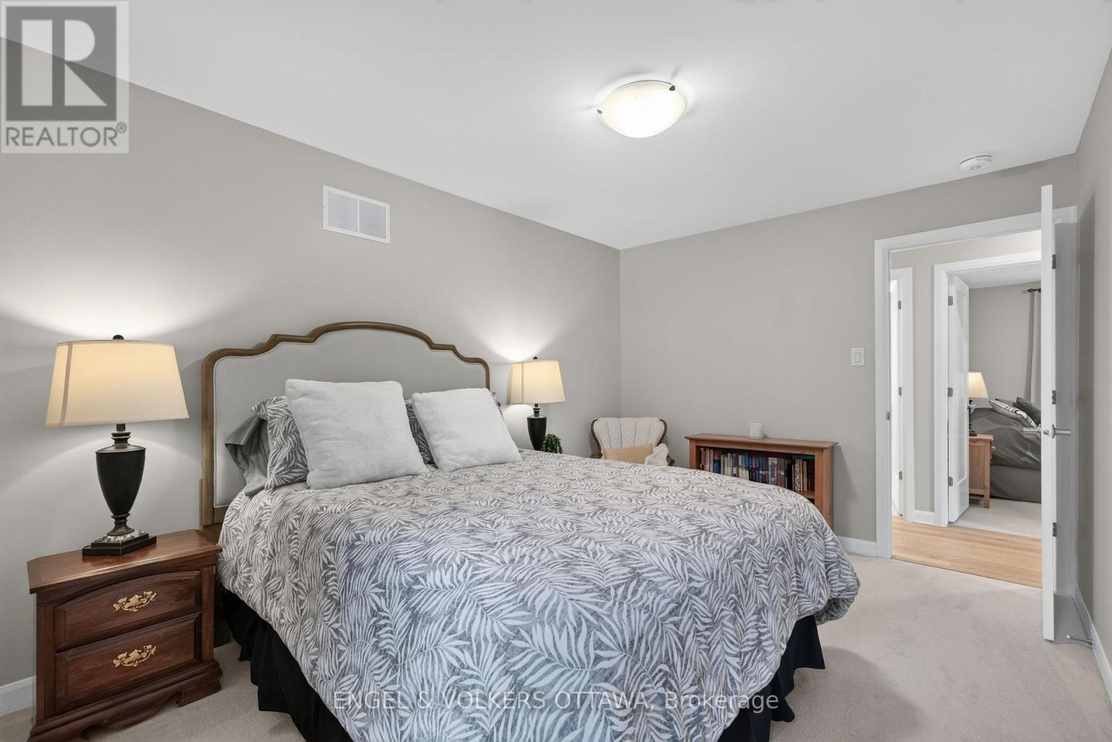 537 ANCHOR CIRCLE - Image 33