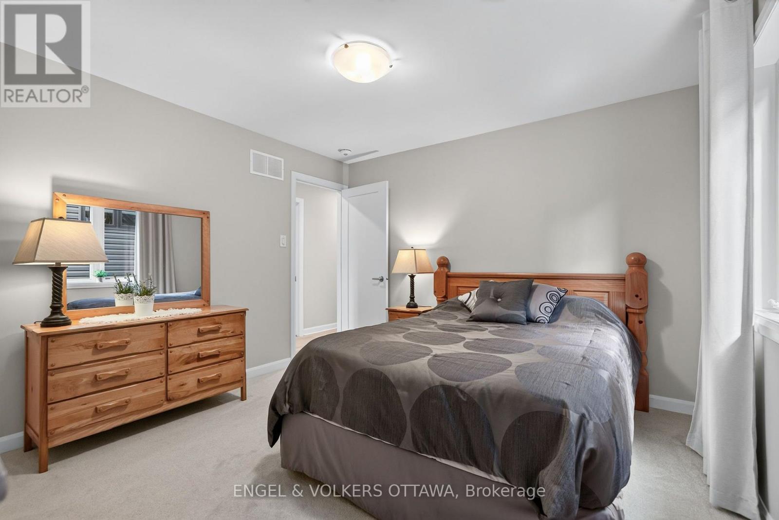 537 ANCHOR CIRCLE - Image 35