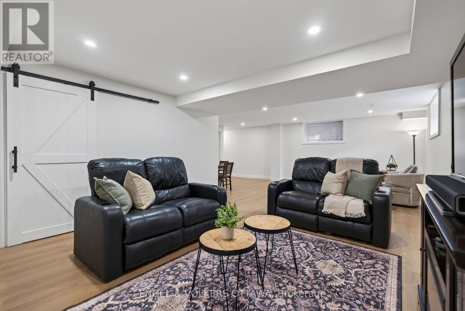 537 ANCHOR CIRCLE - Image 41
