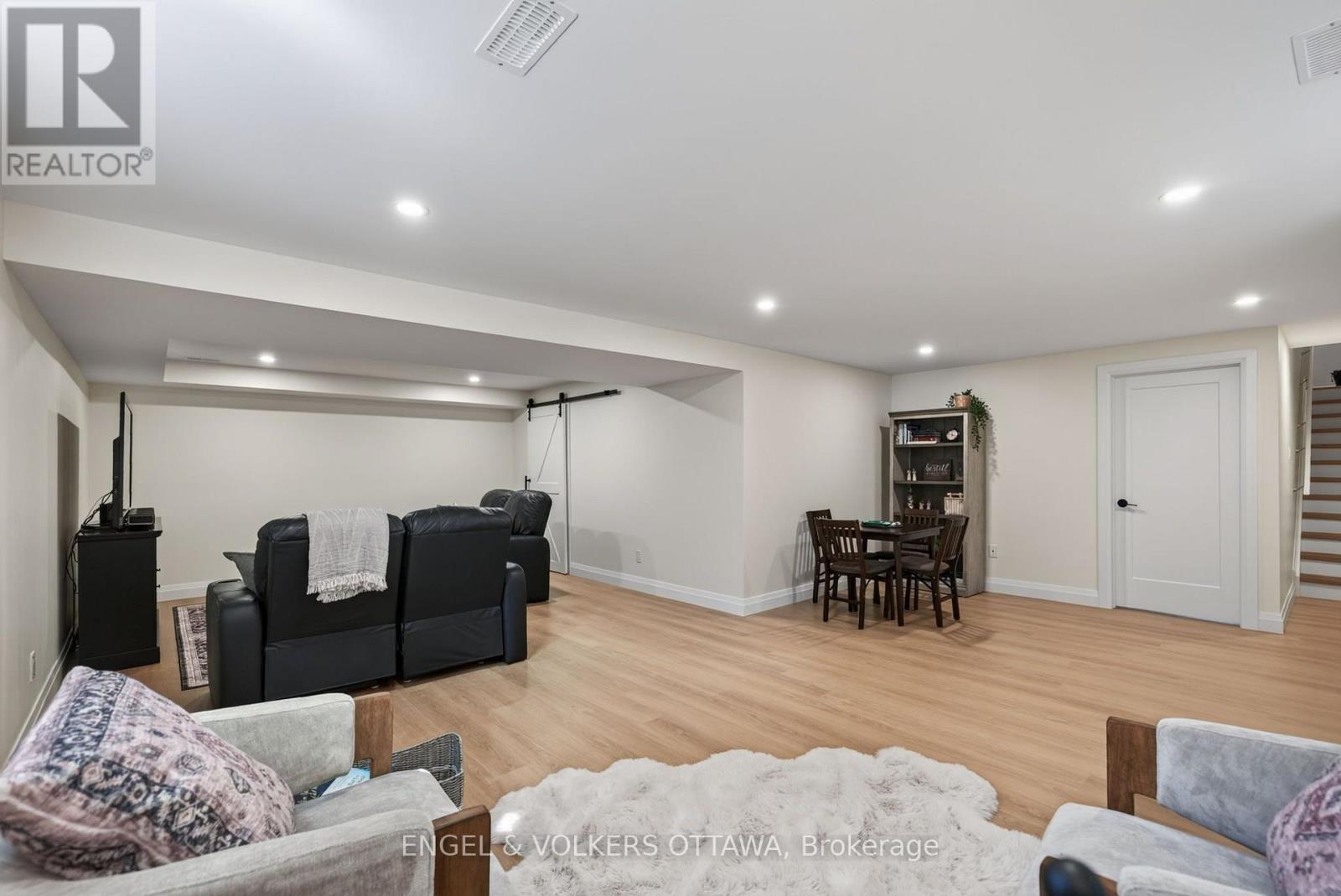 537 ANCHOR CIRCLE - Image 42
