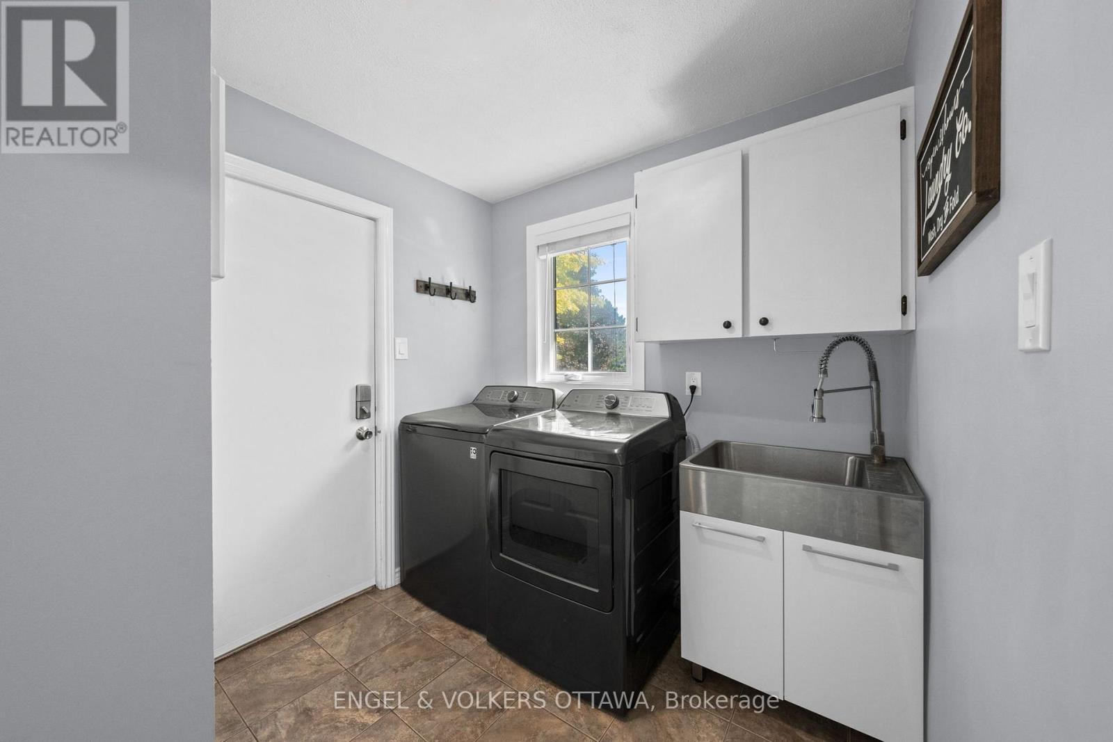 109 INNISKILLIN DRIVE - Image 16