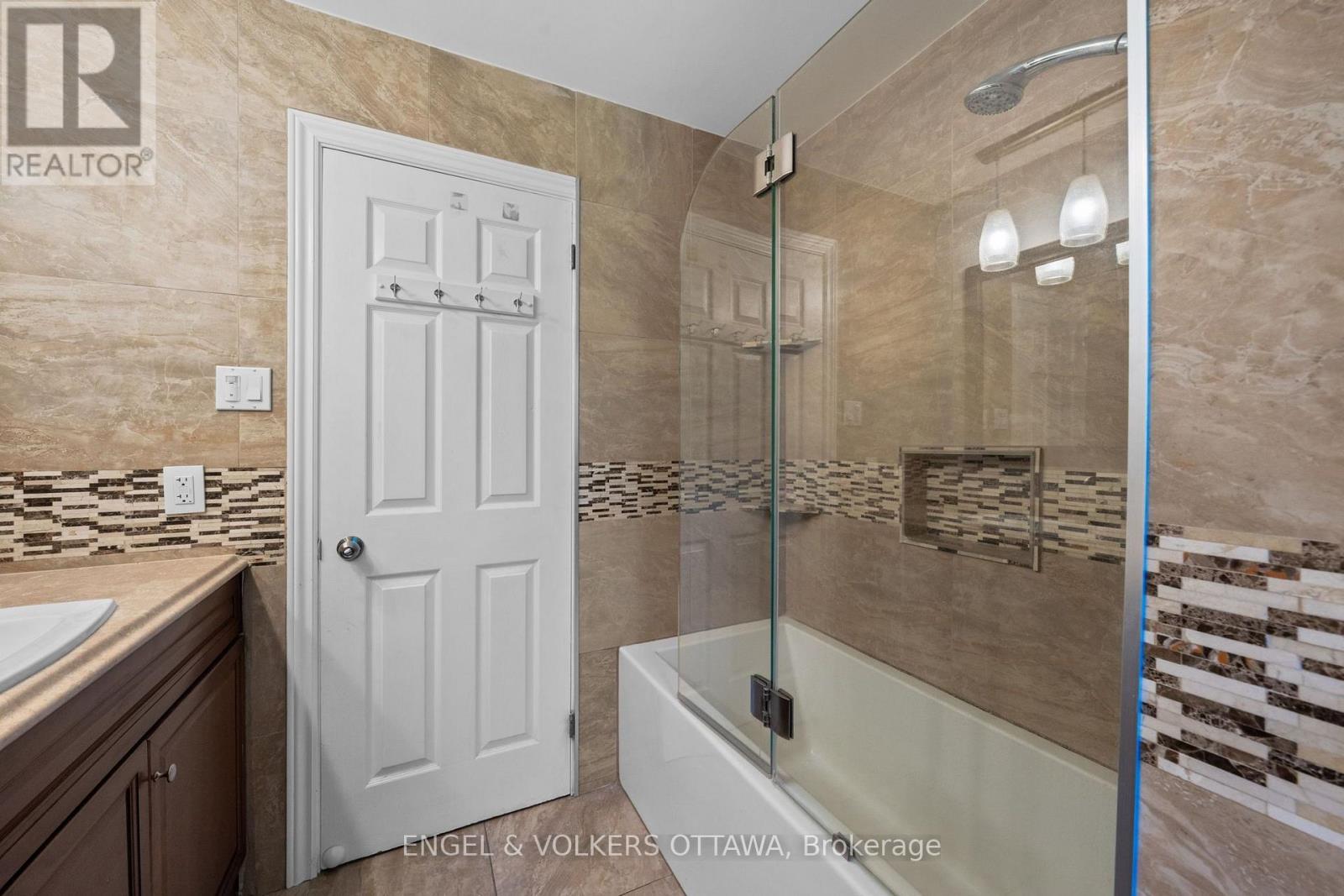 109 INNISKILLIN DRIVE - Image 24