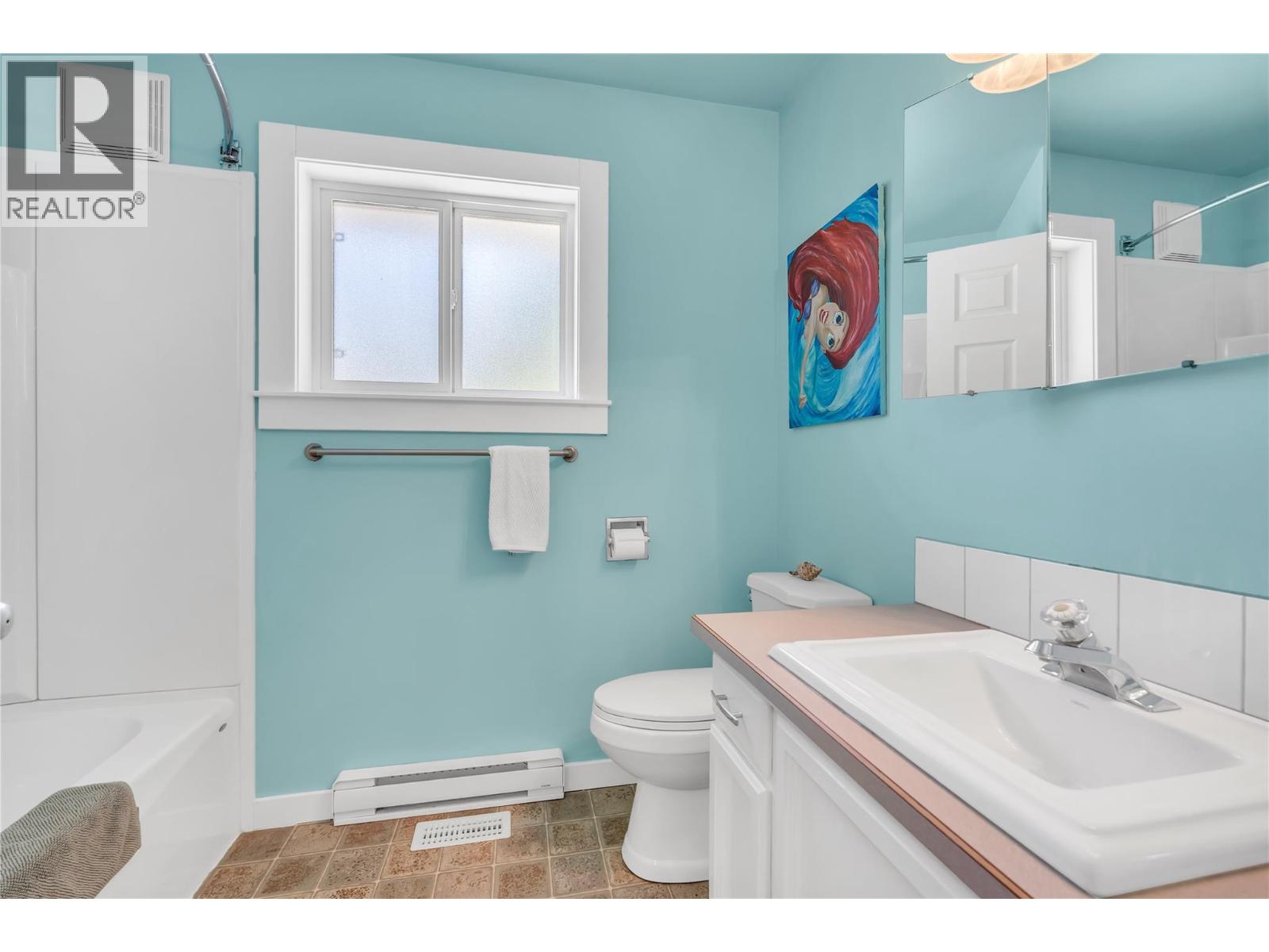 14406 Latimer Avenue, Summerland