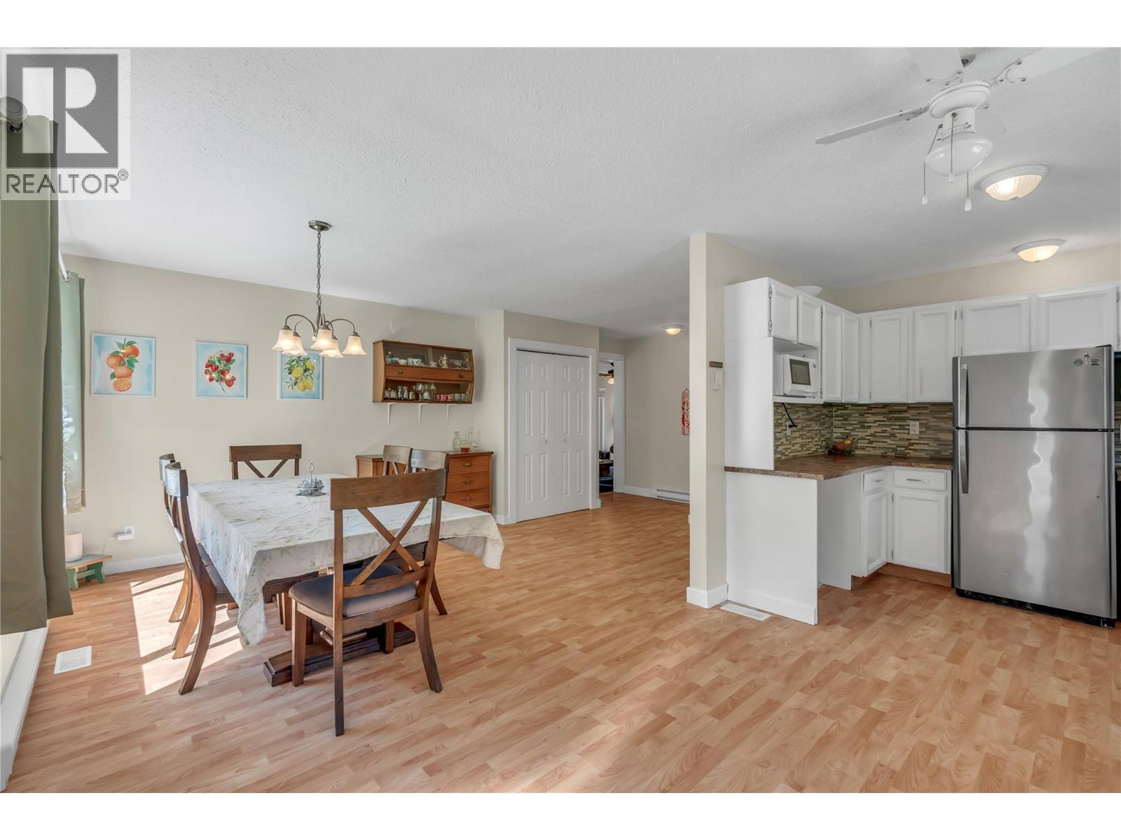 14406 Latimer Avenue, Summerland