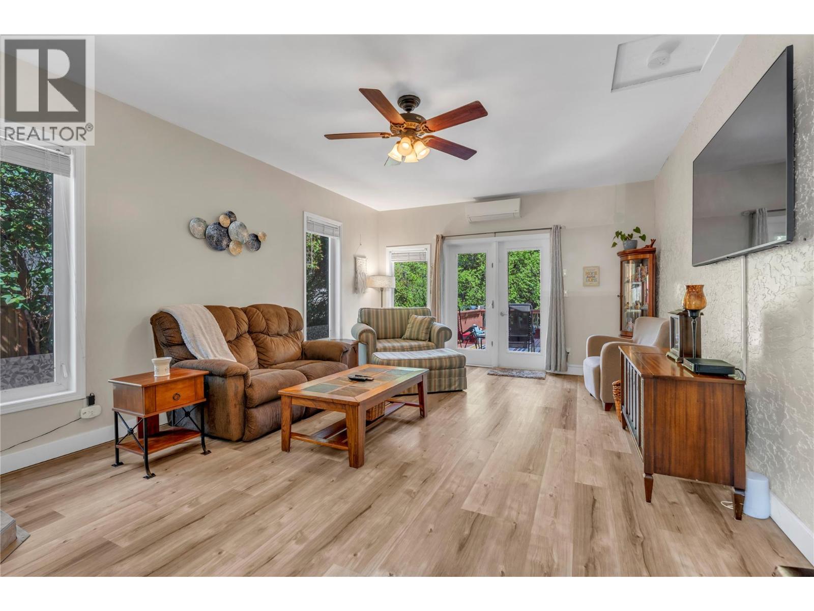 14406 Latimer Avenue, Summerland