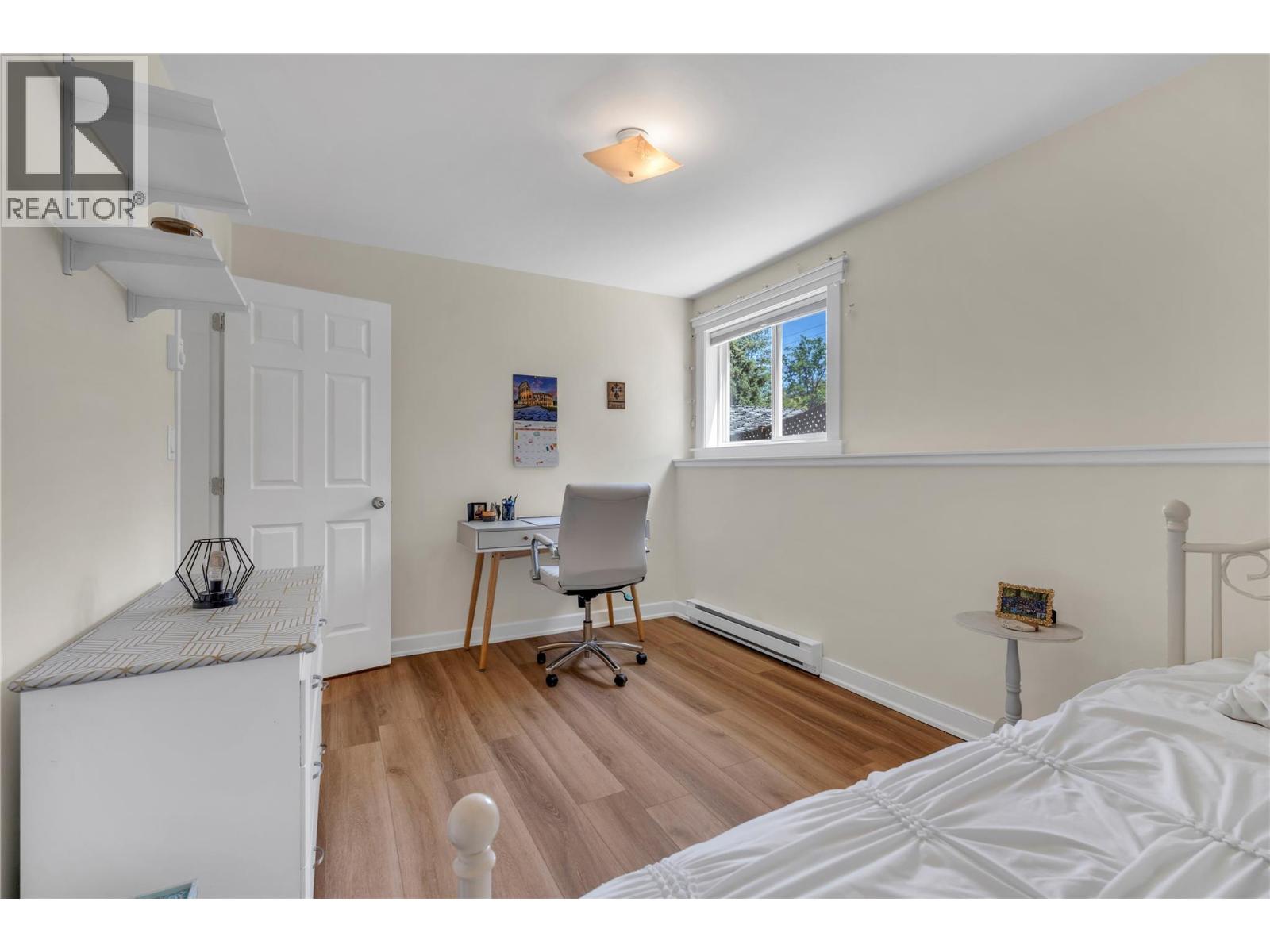 14406 Latimer Avenue, Summerland