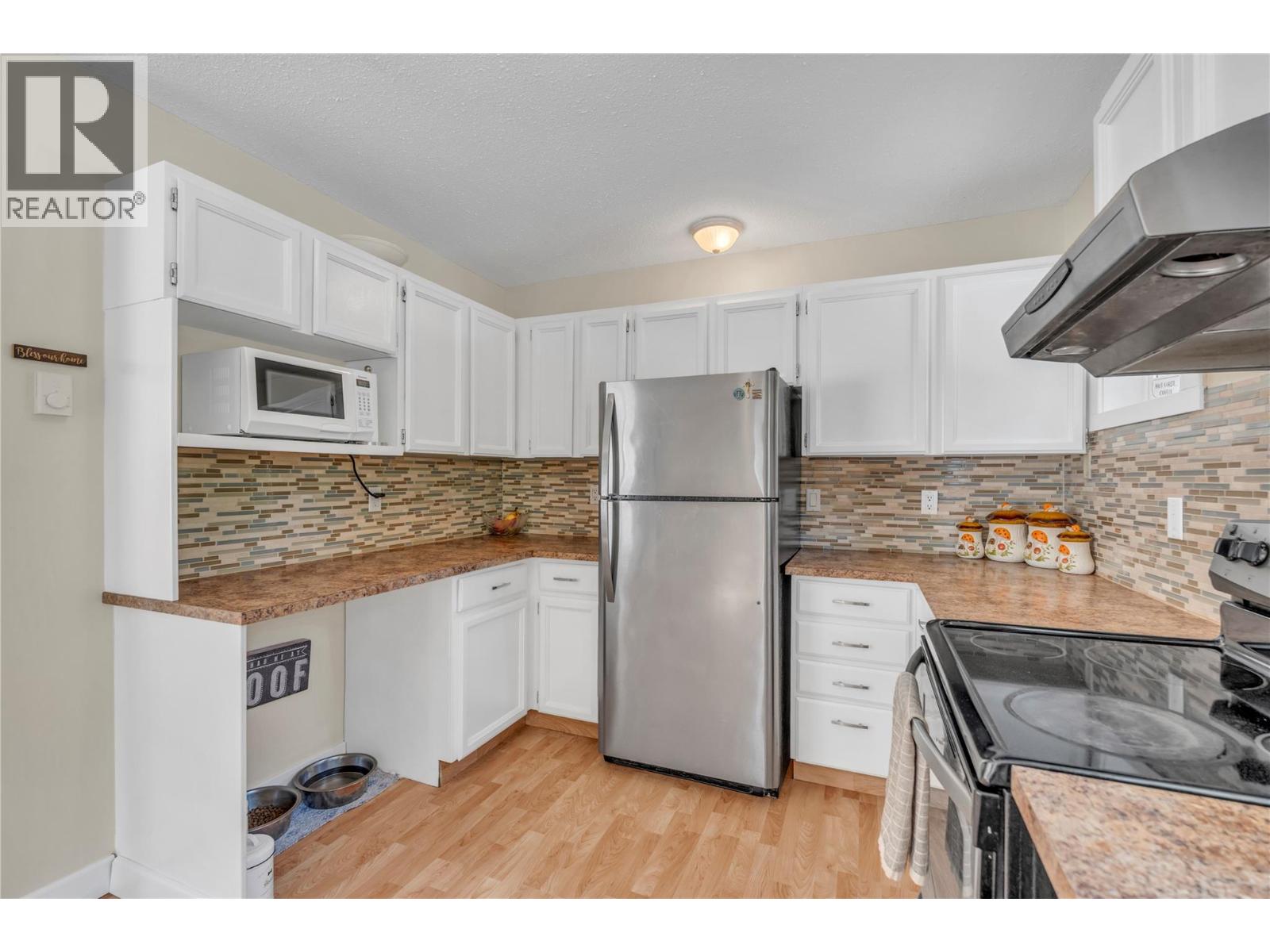 14406 Latimer Avenue, Summerland