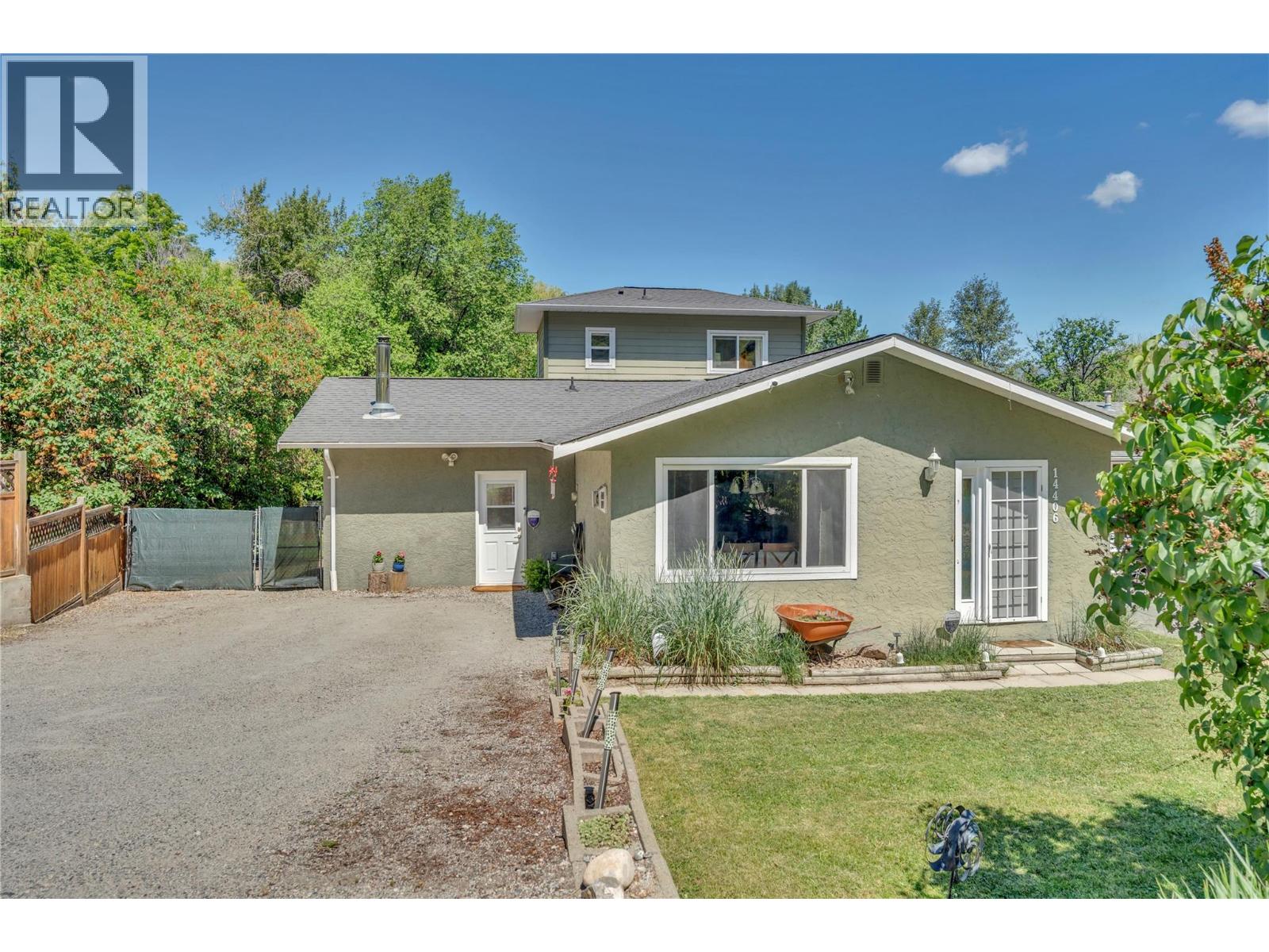14406 Latimer Avenue, Summerland — photo 2