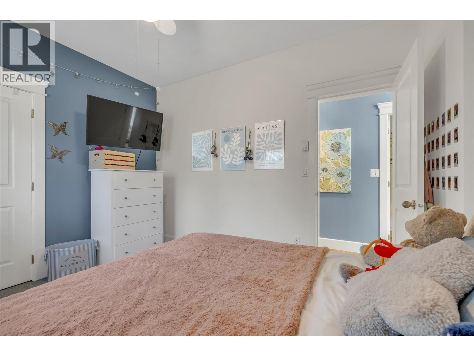 14406 Latimer Avenue, Summerland