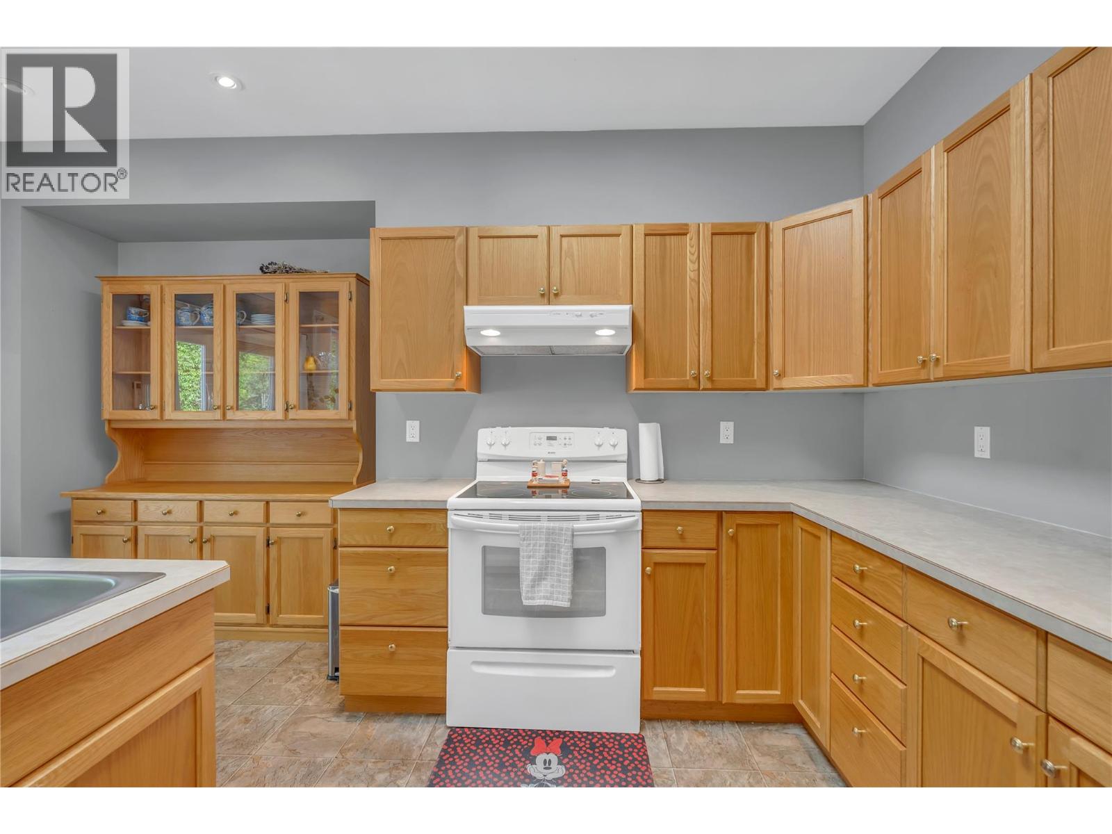 14406 Latimer Avenue, Summerland