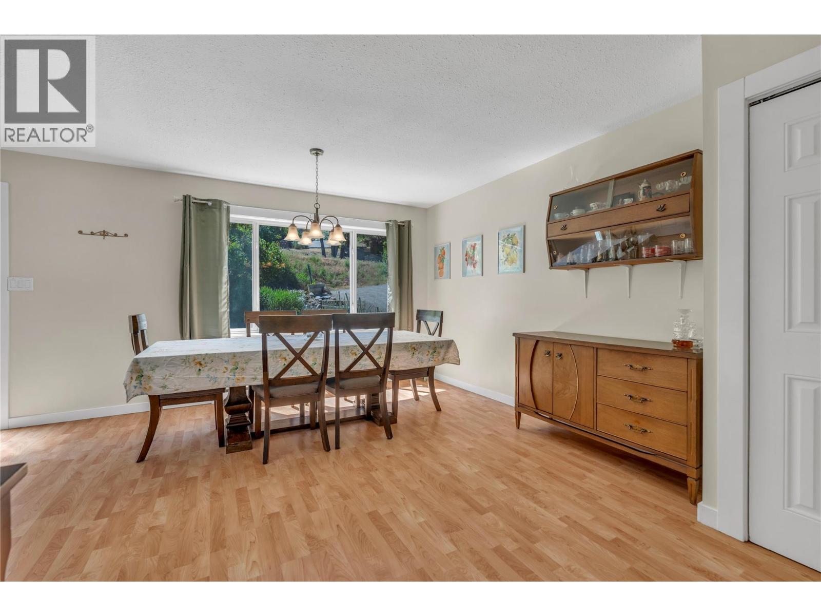 14406 Latimer Avenue, Summerland
