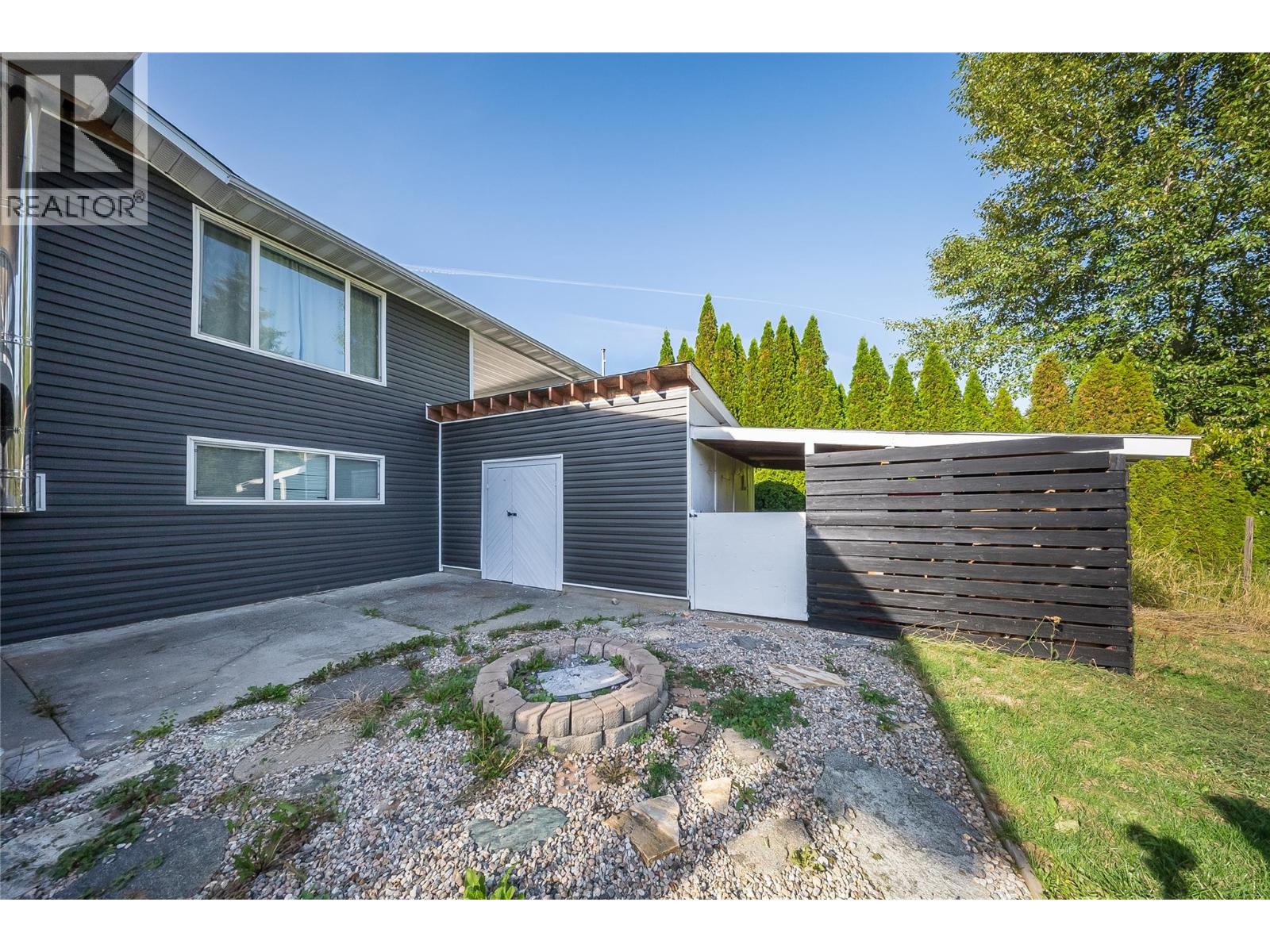 1762 FIRST Street - Image 34